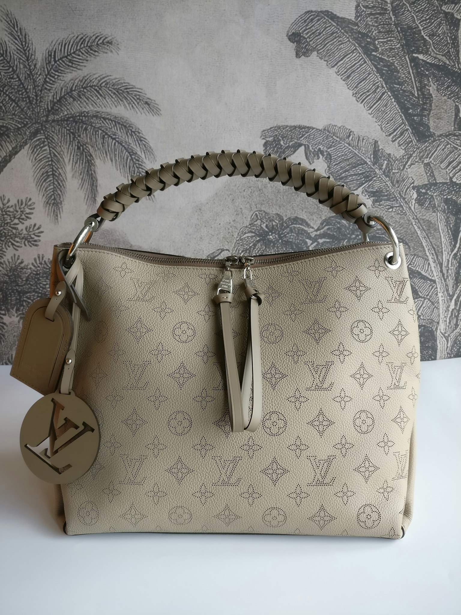 Louis Vuitton Beaubourg MM Hobo