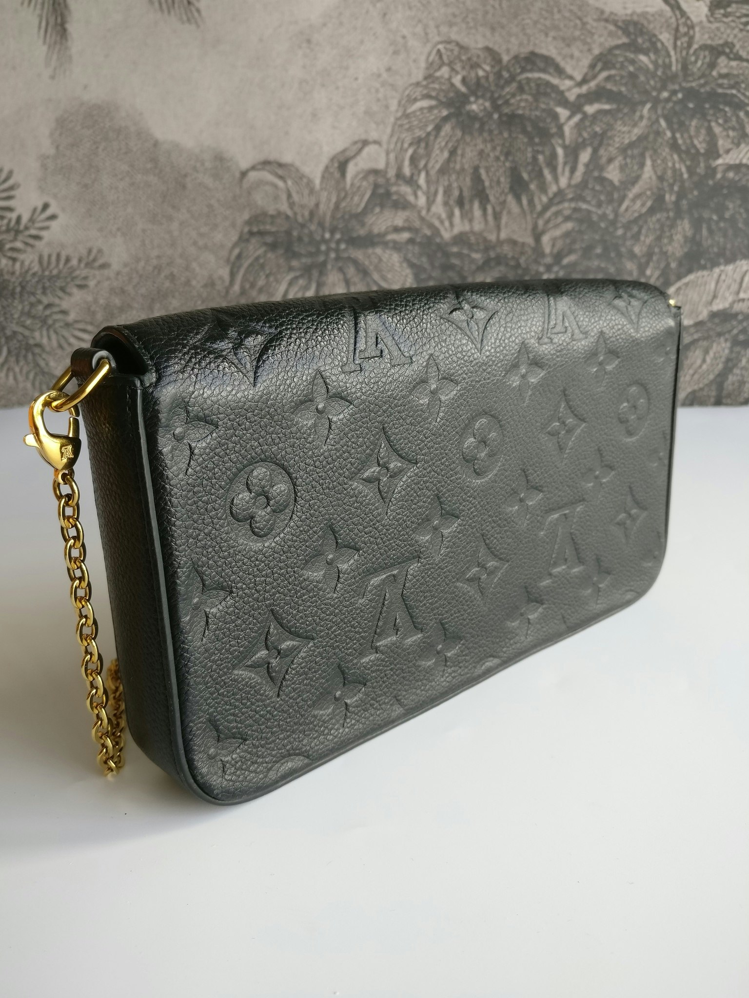 Louis Vuitton Monogram Leather Eclipse Zippy XL Pochette Bag Black