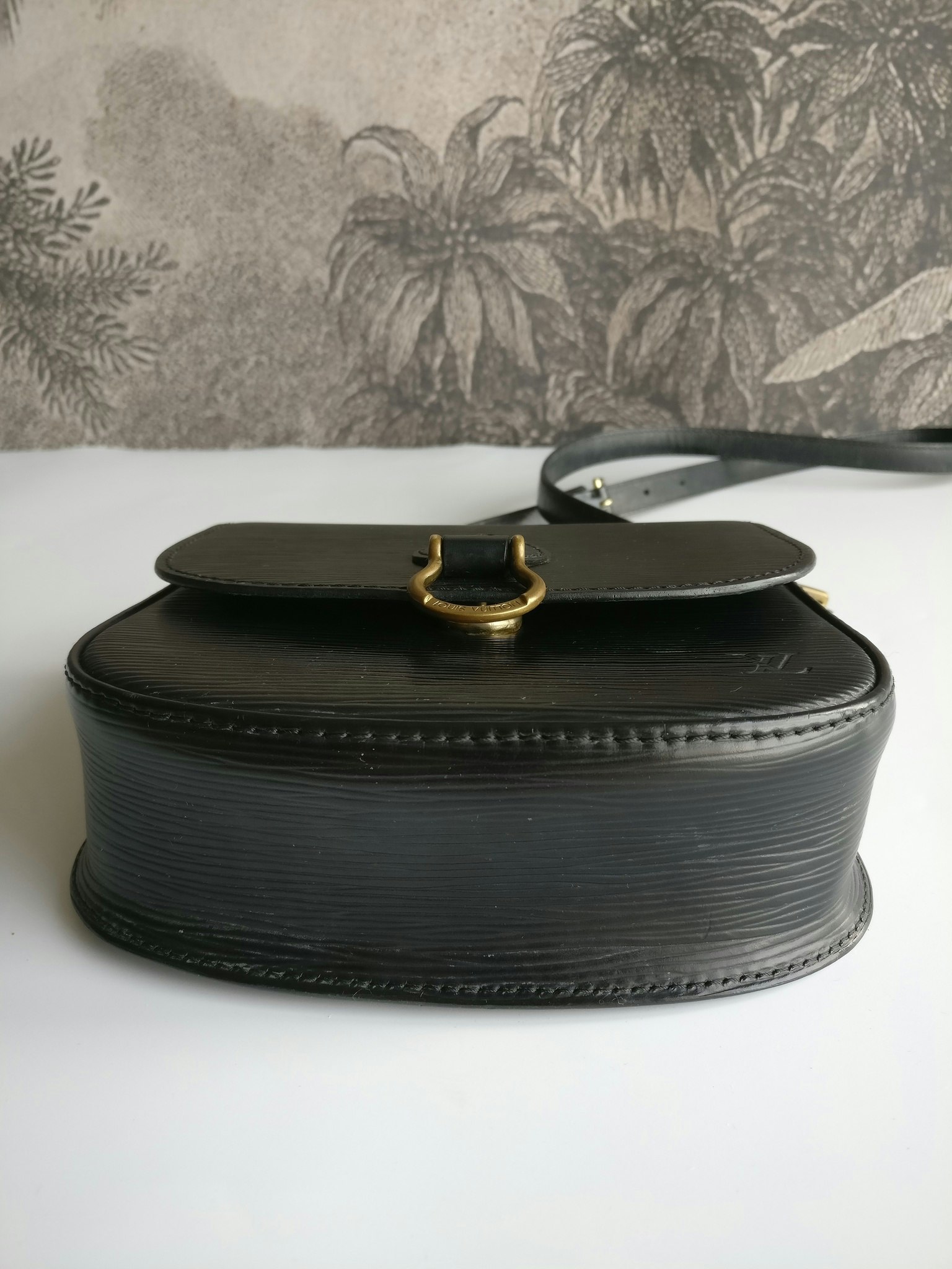 Saint cloud cloth handbag Louis Vuitton Brown in Cloth - 36608243