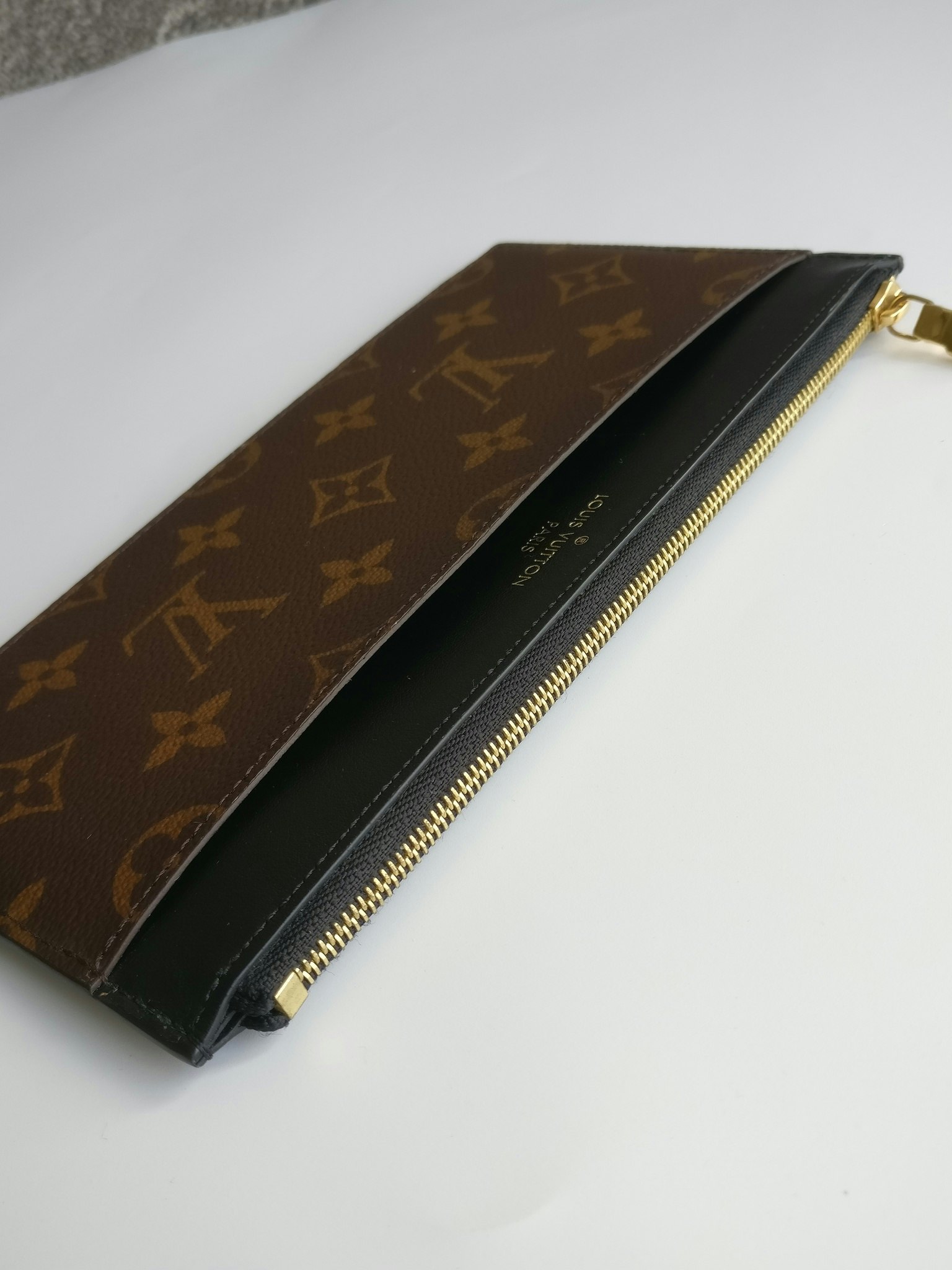 Shop Louis Vuitton 2022 SS Slim Purse (N60536, N60537, M80348, M80390) by  babybbb