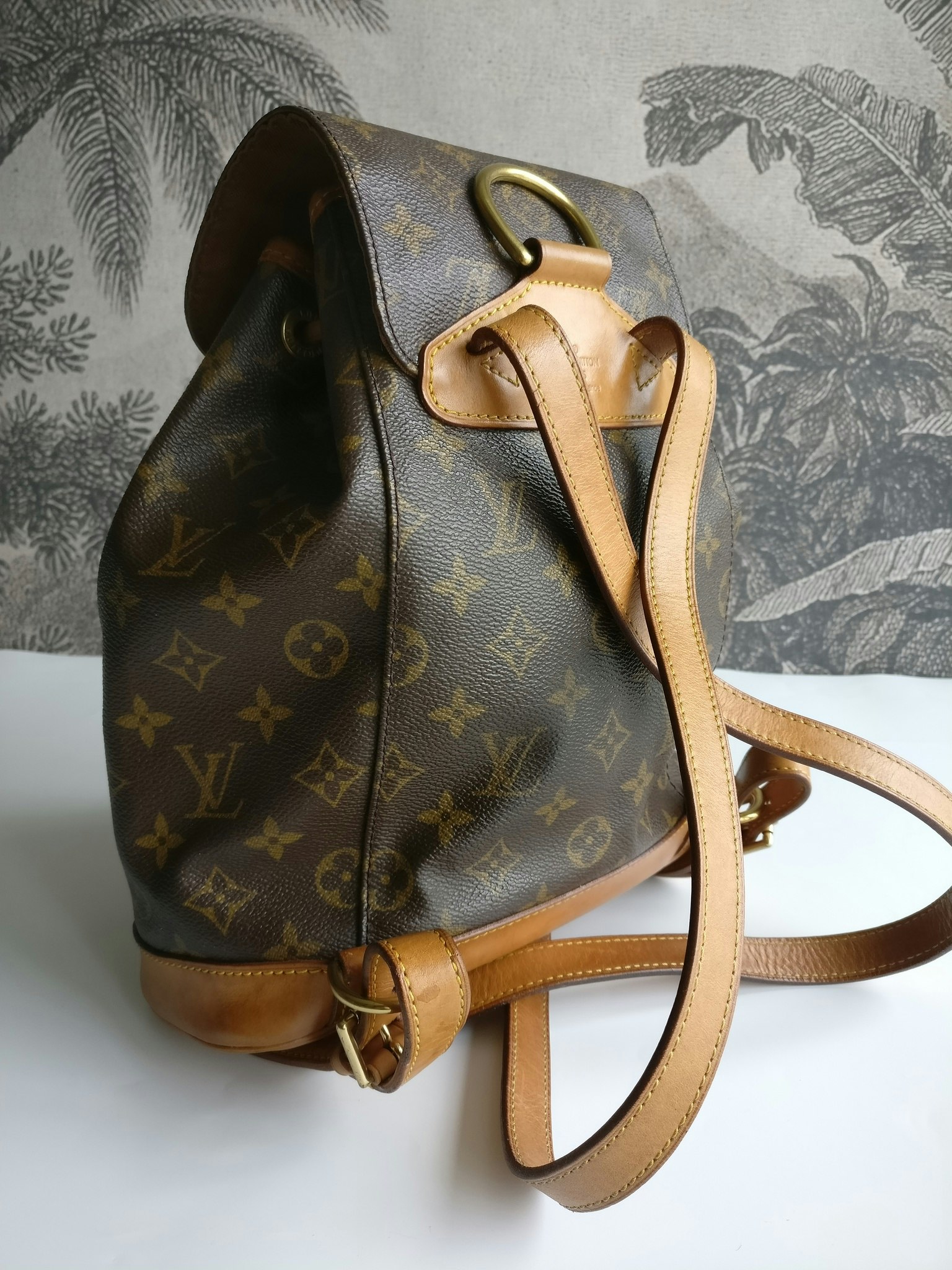 Louis Vuitton Montsouris MM