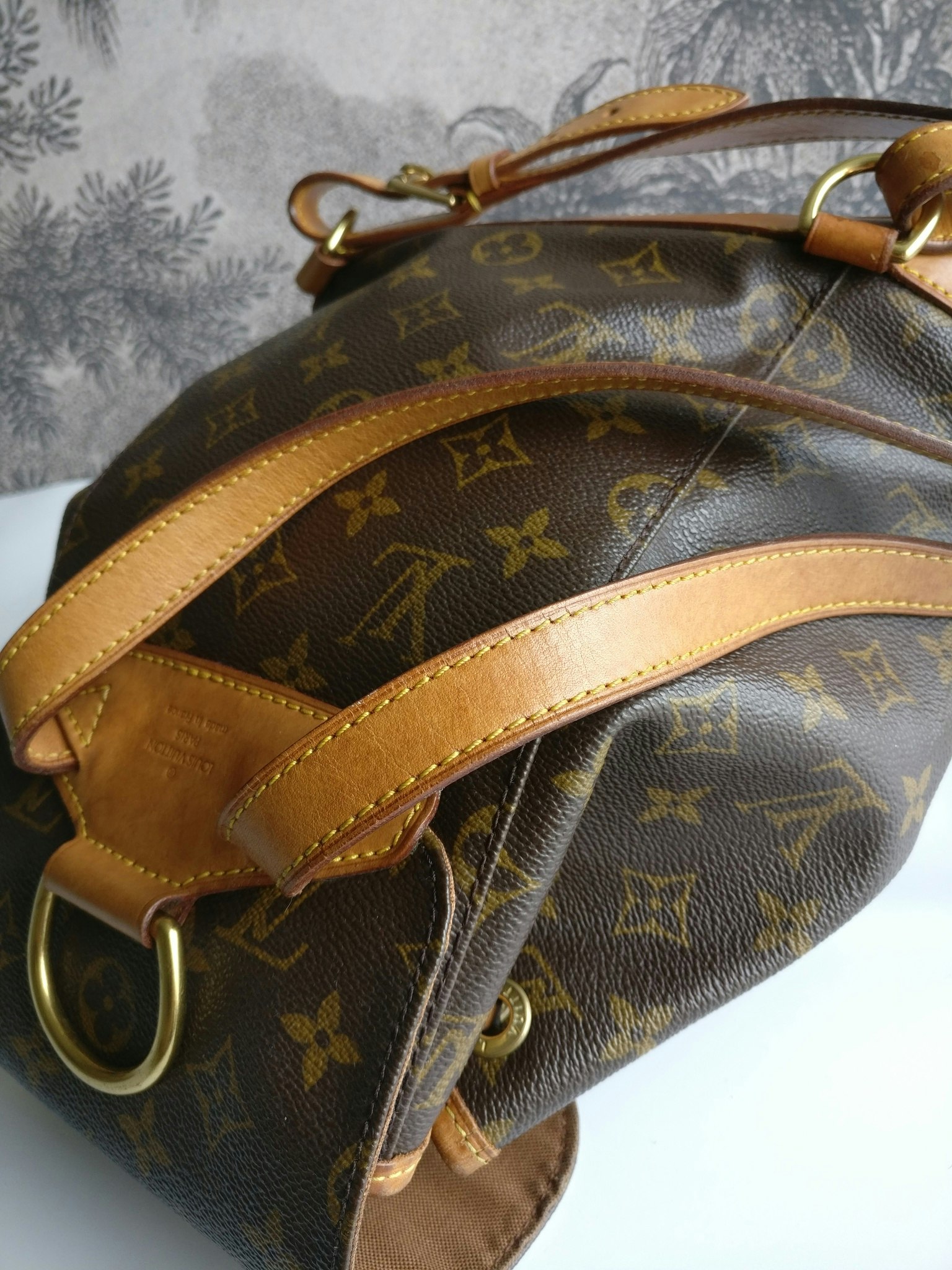 Louis Vuitton Montsouris MM