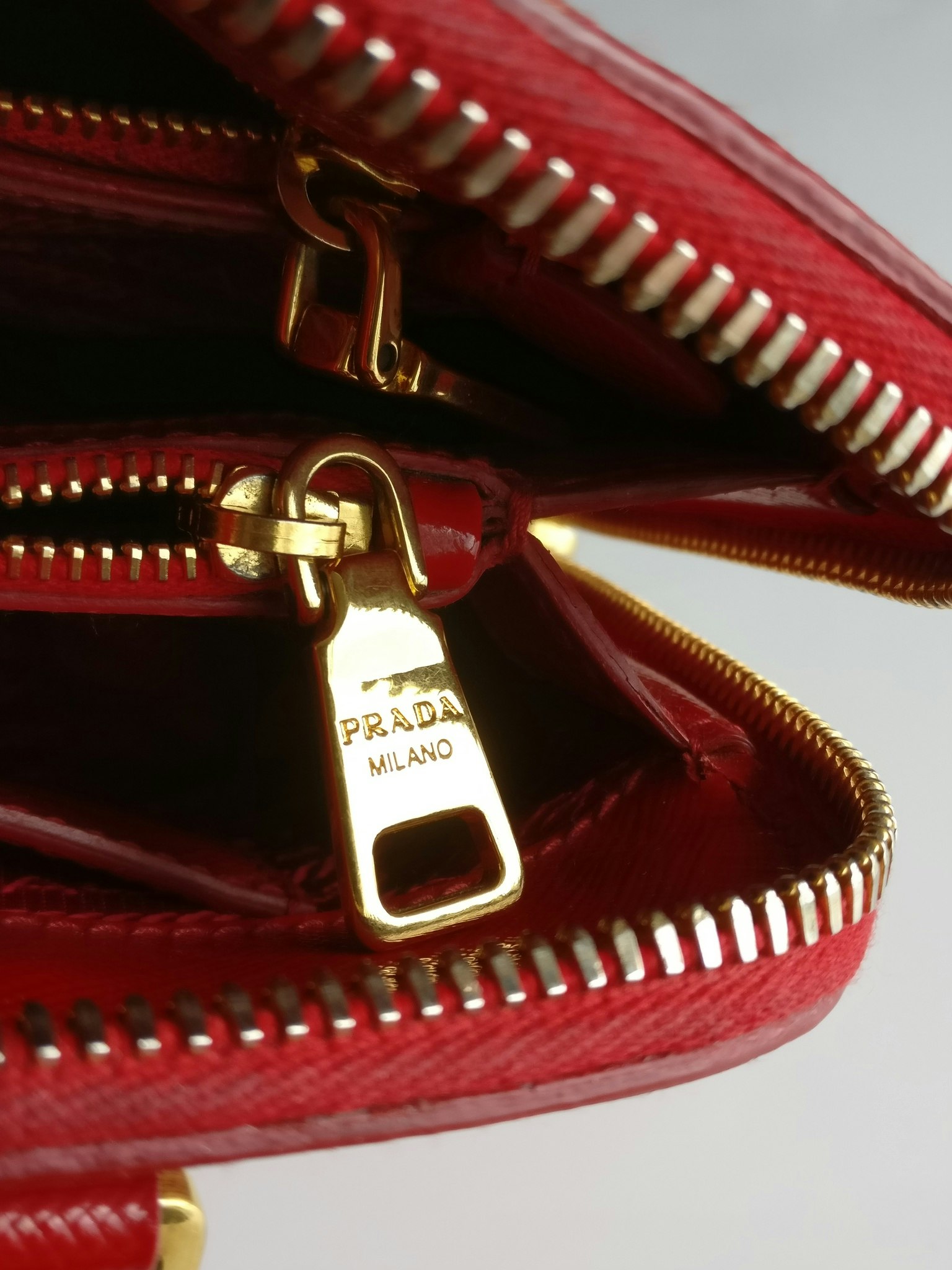 Prada Saffiano Lux Promenade Vernice Alma 25 small