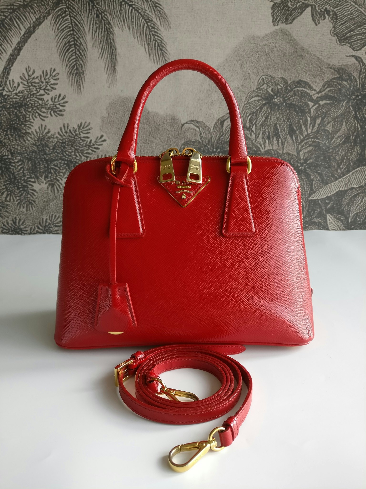 Prada Saffiano Lux Promenade Vernice Alma 25 small