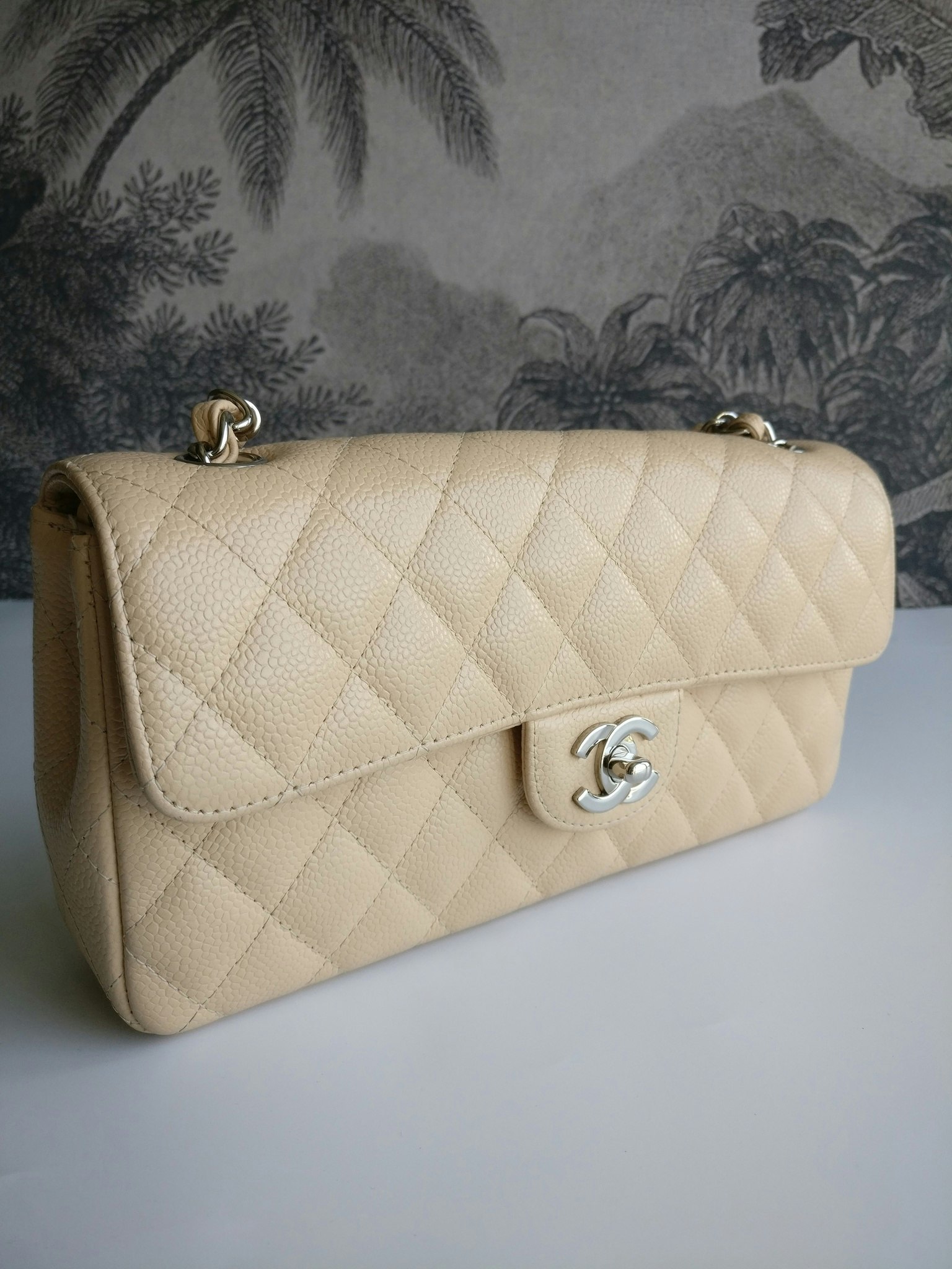 Chanel East West flap bag caviar - Good or Bag