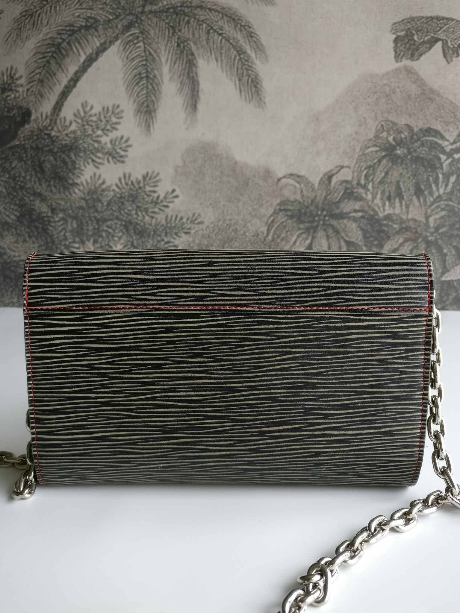 Louis Vuitton Portefeuille Twist Chain M62732 Shoulder Wallet with Chain  Epiline