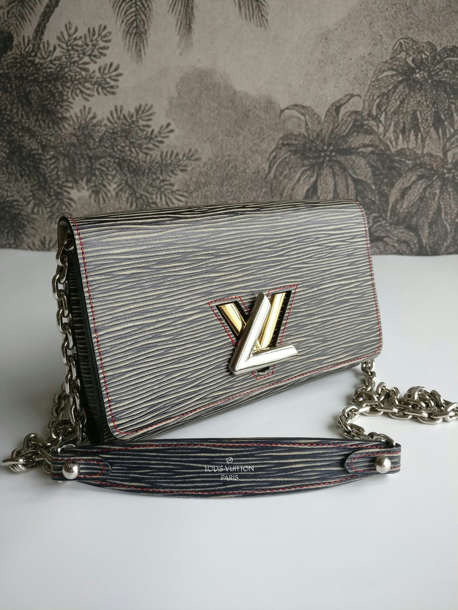 Louis Vuitton TWIST CHAIN WALLET, EPI leather denim black