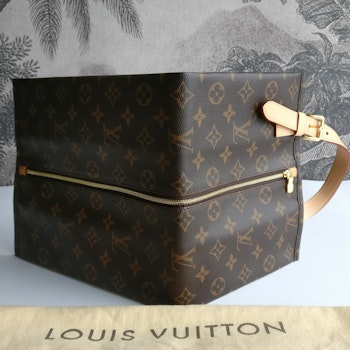 Louis Vuitton Shoe Pouch Dopp Kit