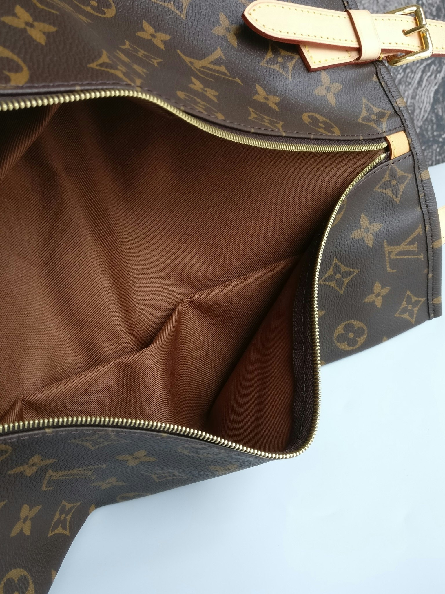 Louis Vuitton Shoe Pouch Dopp Kit