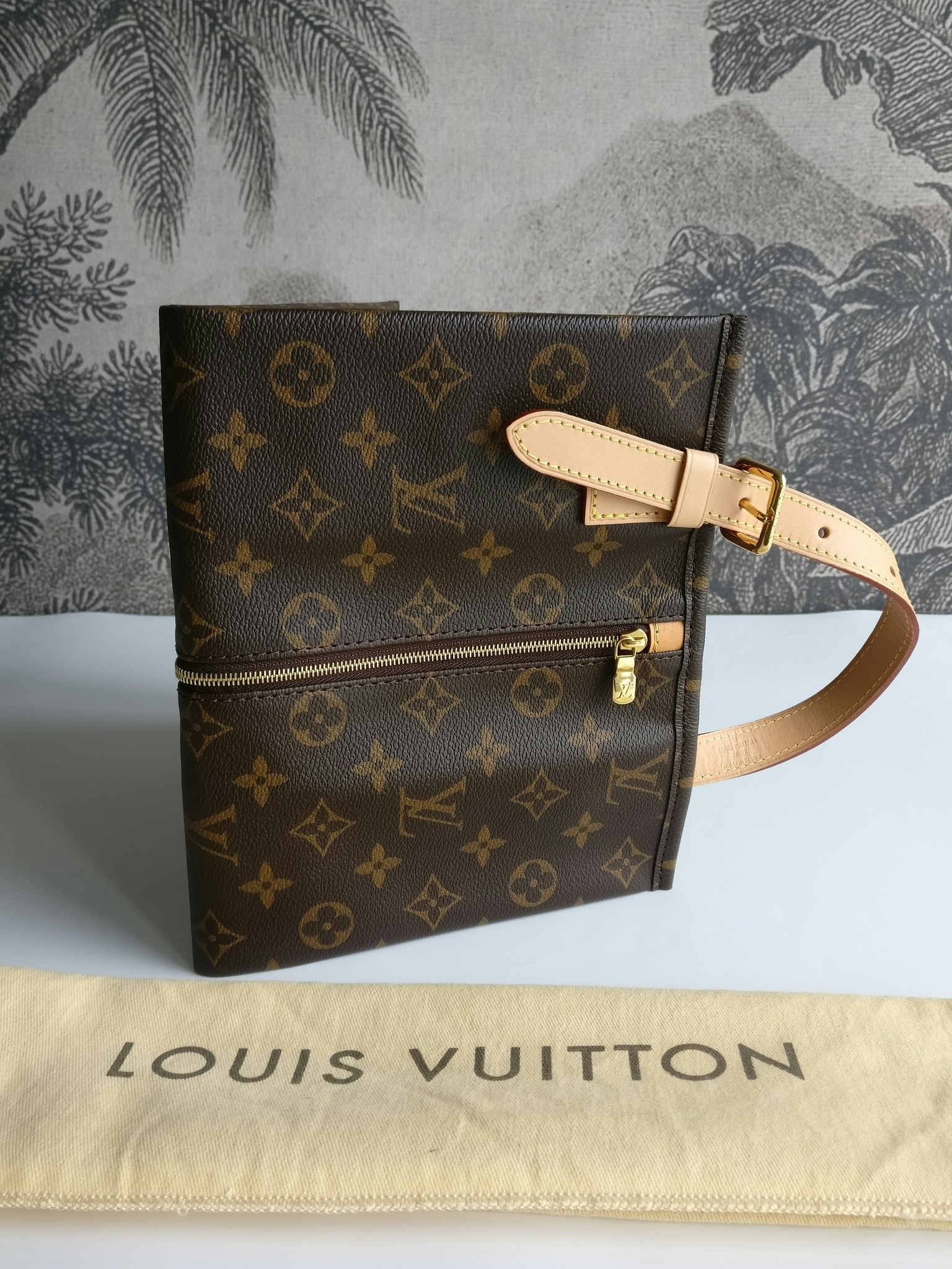 Louis Vuitton Shoe Pouch Dopp Kit