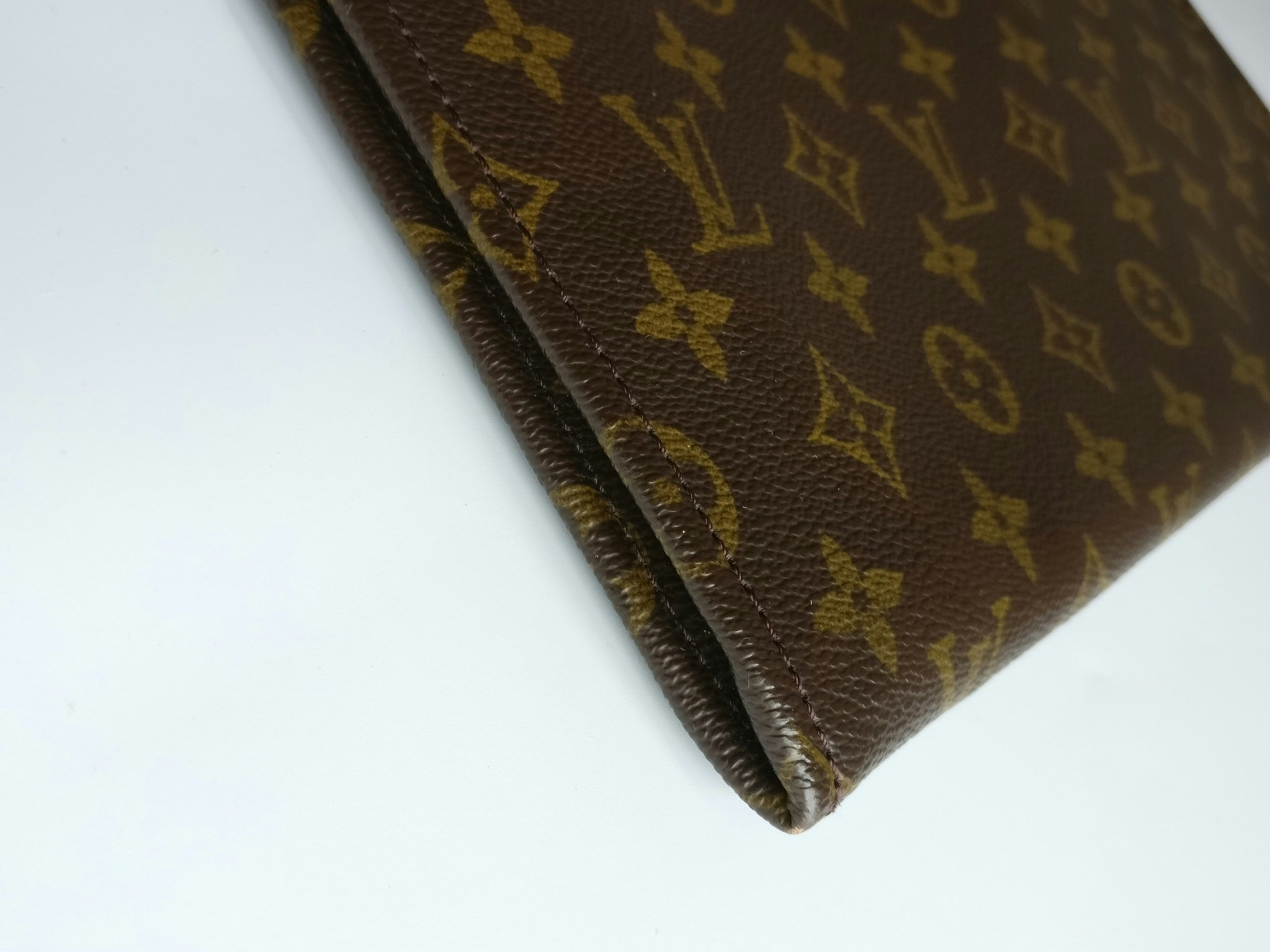 Louis Vuitton Poche Documents