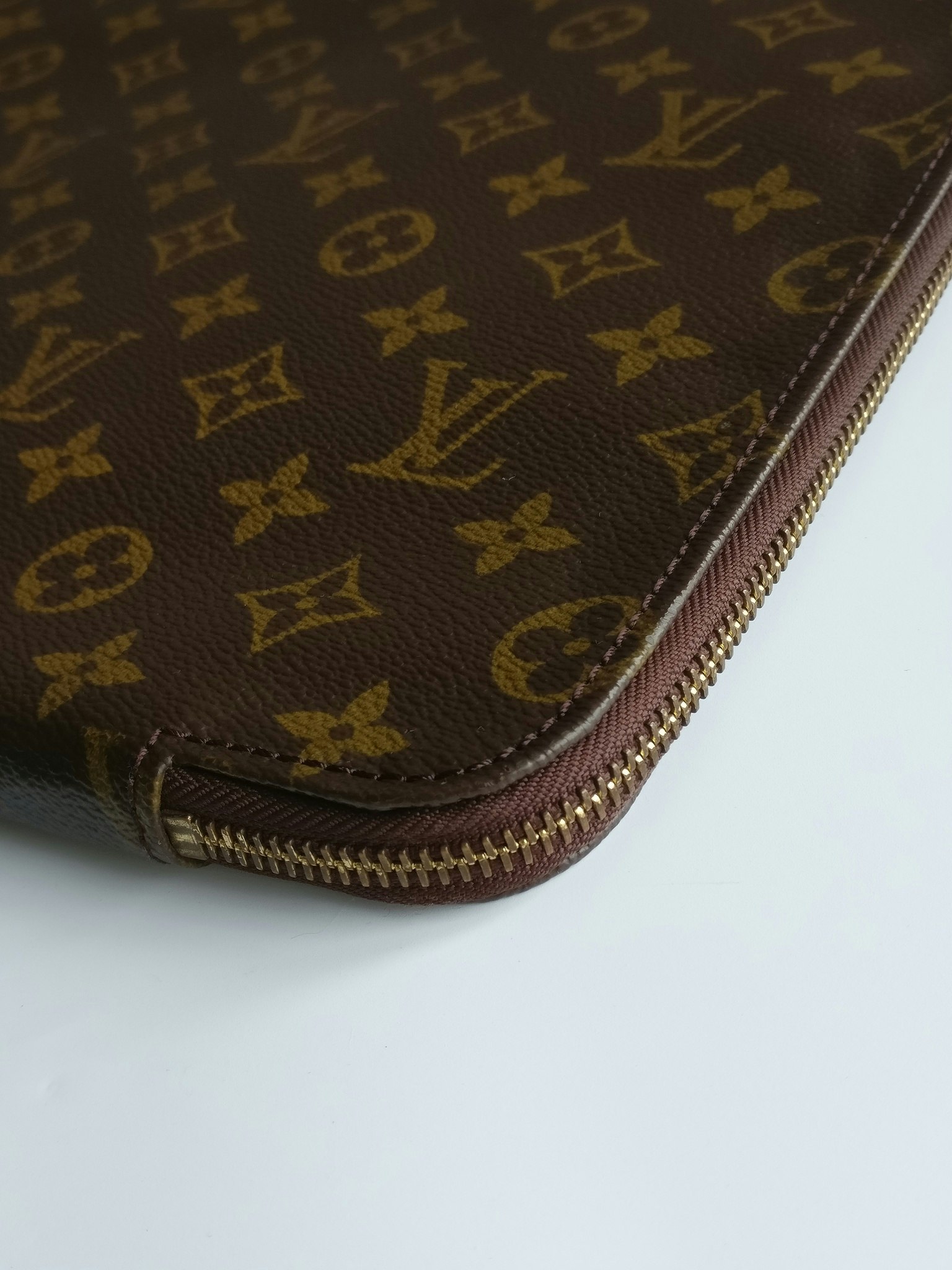 Louis Vuitton Poche Documents