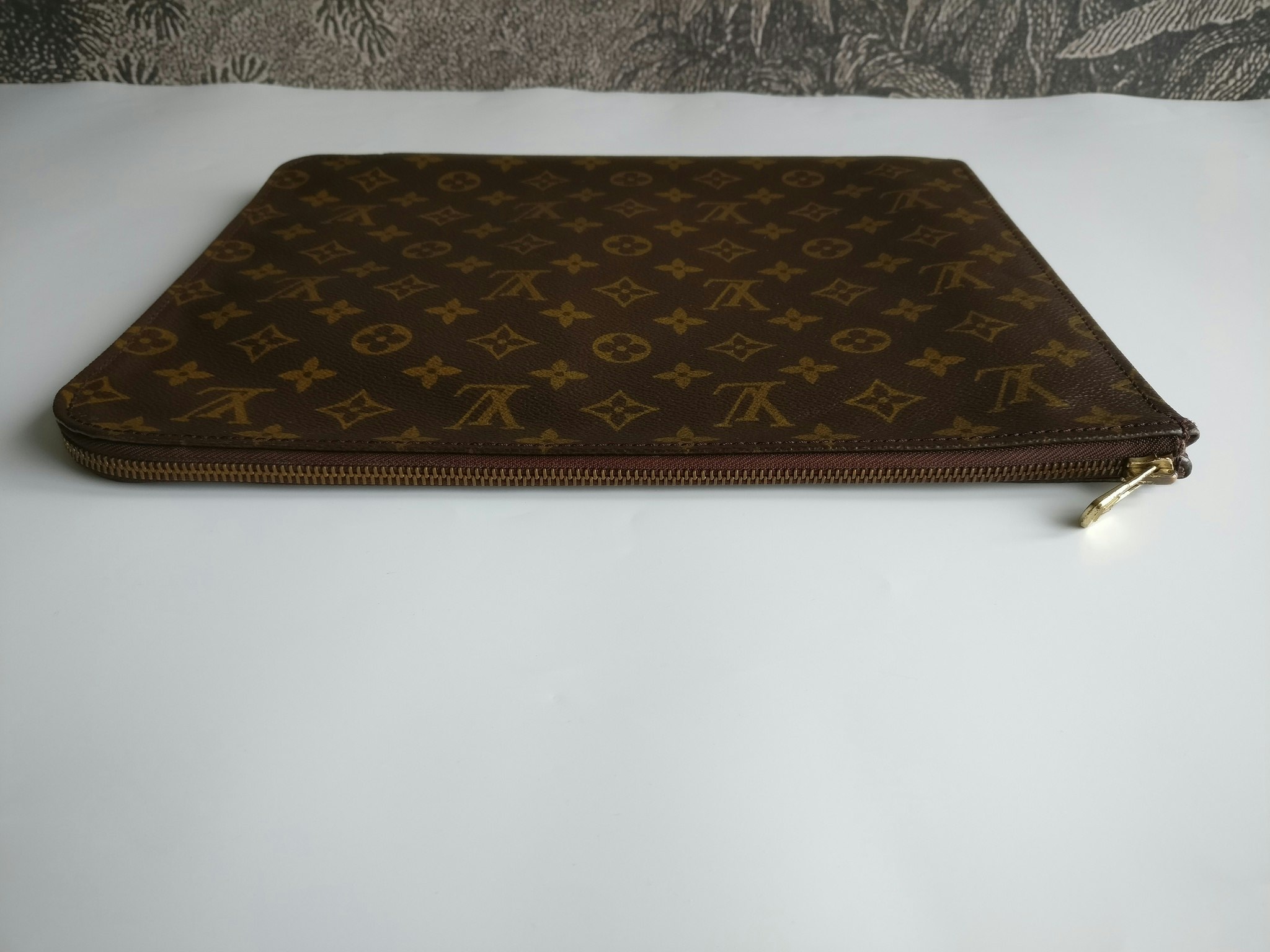 Louis Vuitton Poche Documents