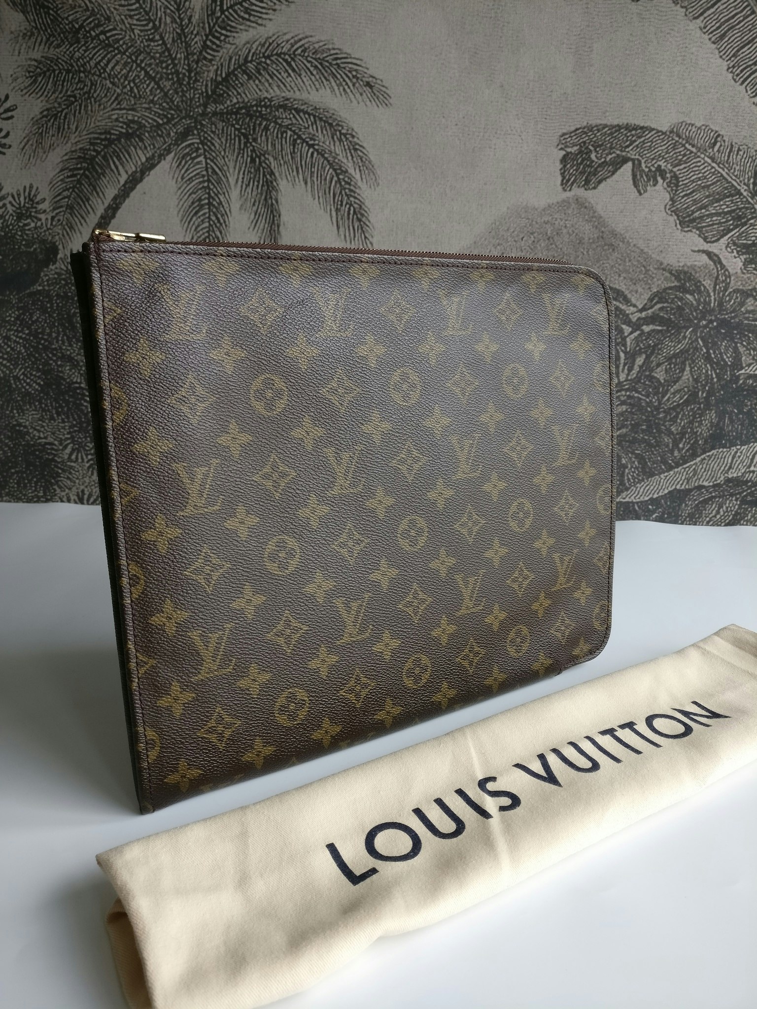 Louis Vuitton Poche Document Holder