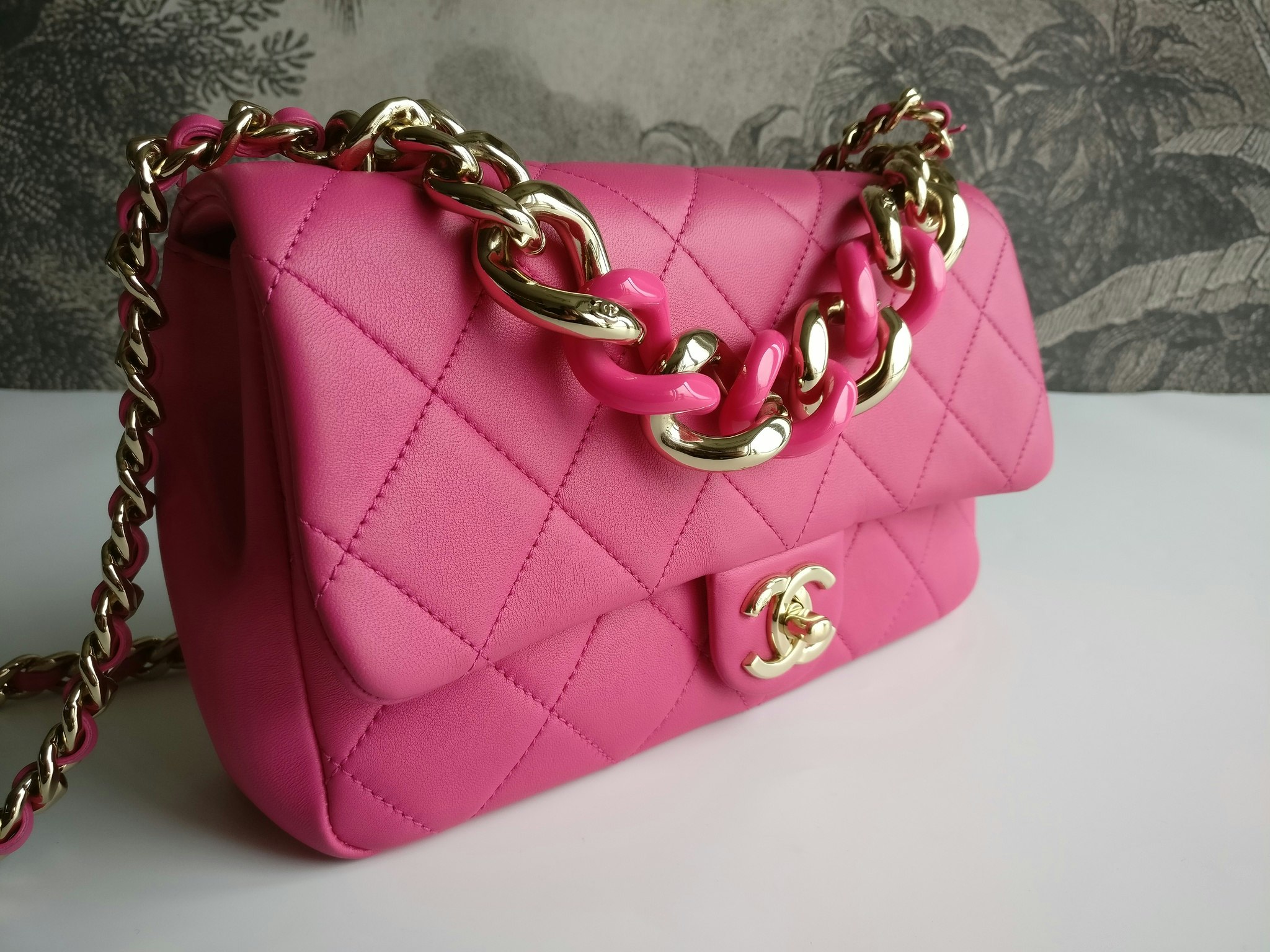 Chanel Elegant Chain Bag