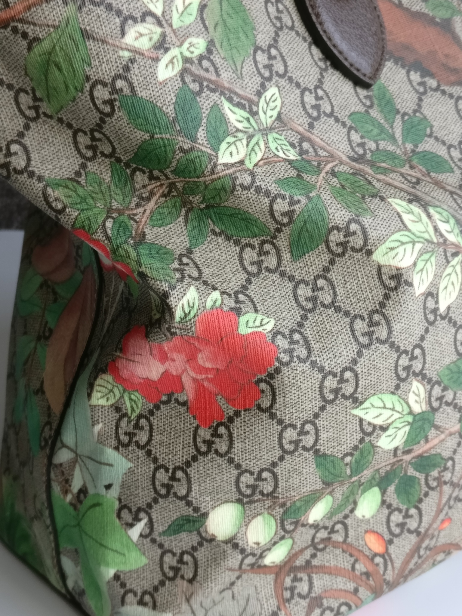 Gucci Soft GG Supreme Tian Floral Tote