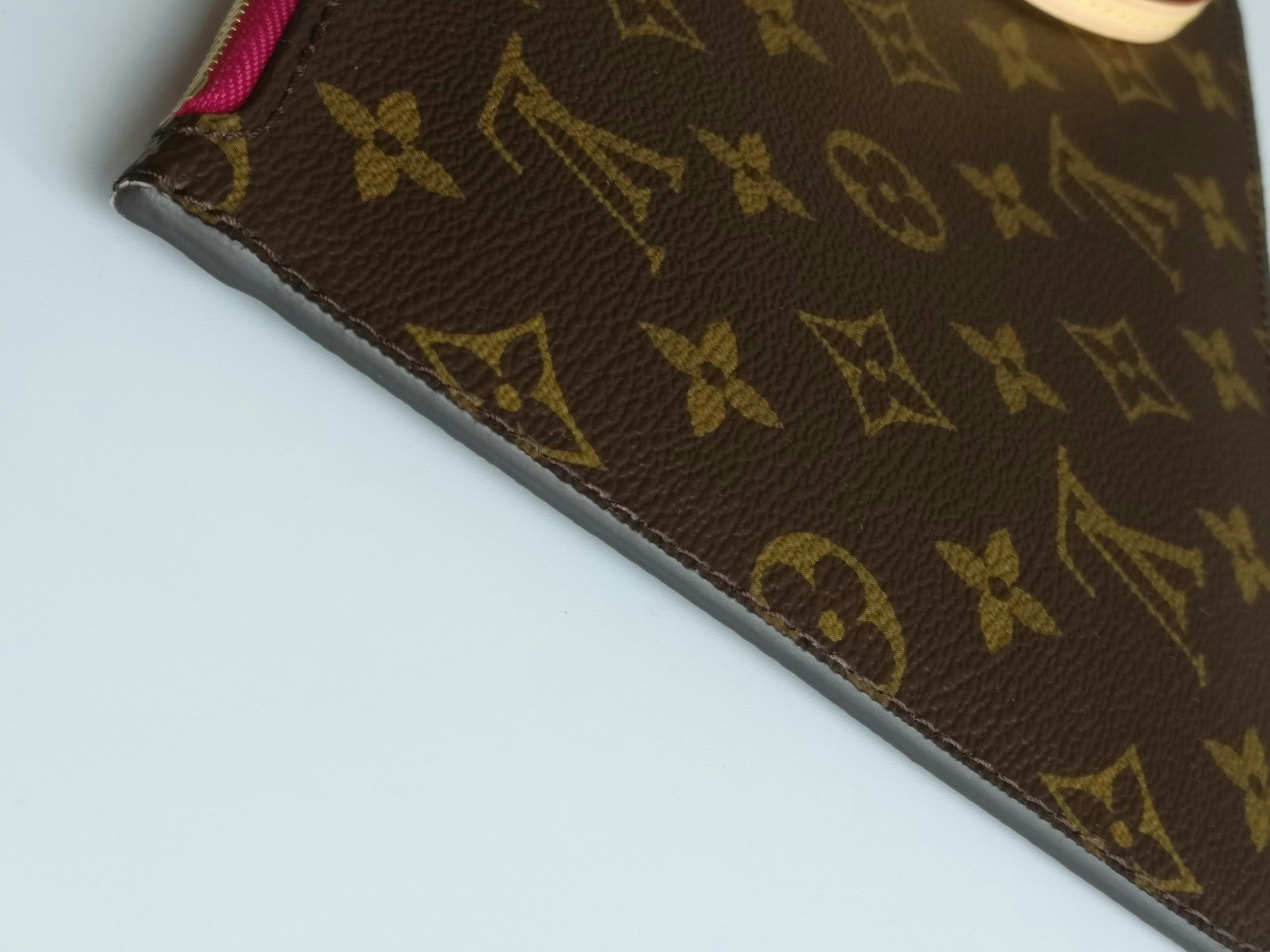 Louis Vuitton Neverfull MM pochette pivoine