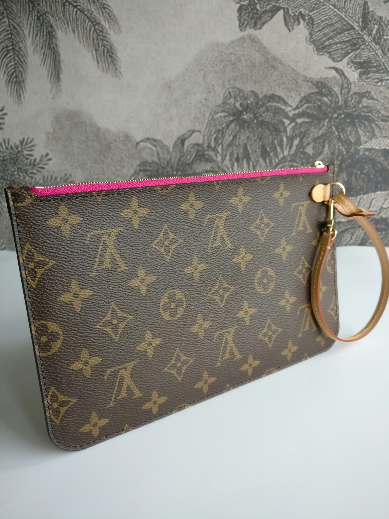 Louis Vuitton Neverfull MM pochette pivoine