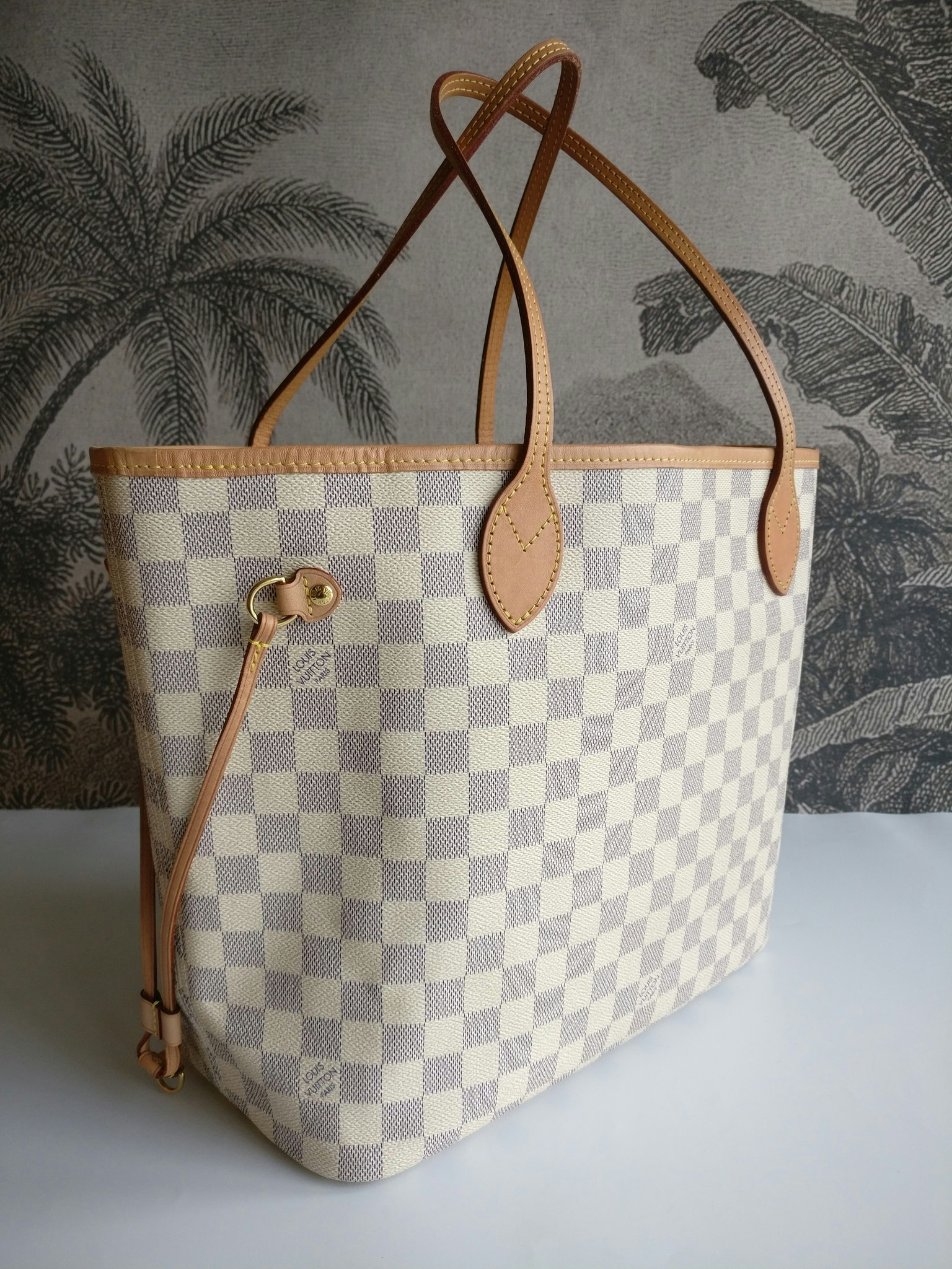 Louis Vuitton Neverfull MM Ivory Damier Azur Golden Brass A - AWL2391 –  LuxuryPromise