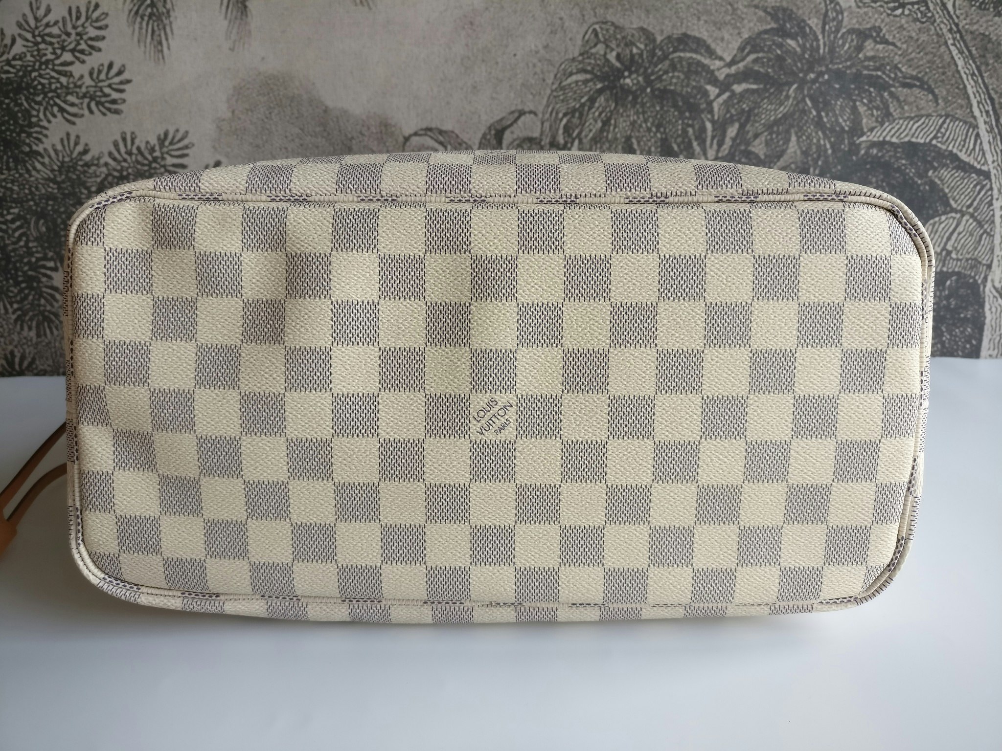 Louis Vuitton Damier Azur Neverfull MM – Savonches