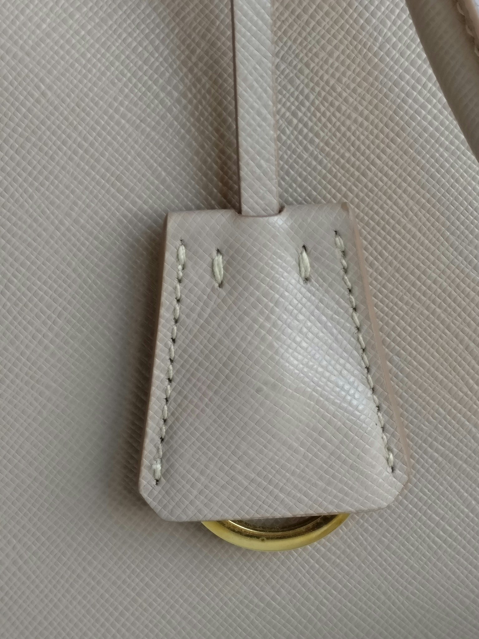 Prada L Saffiano Lux Cammeo