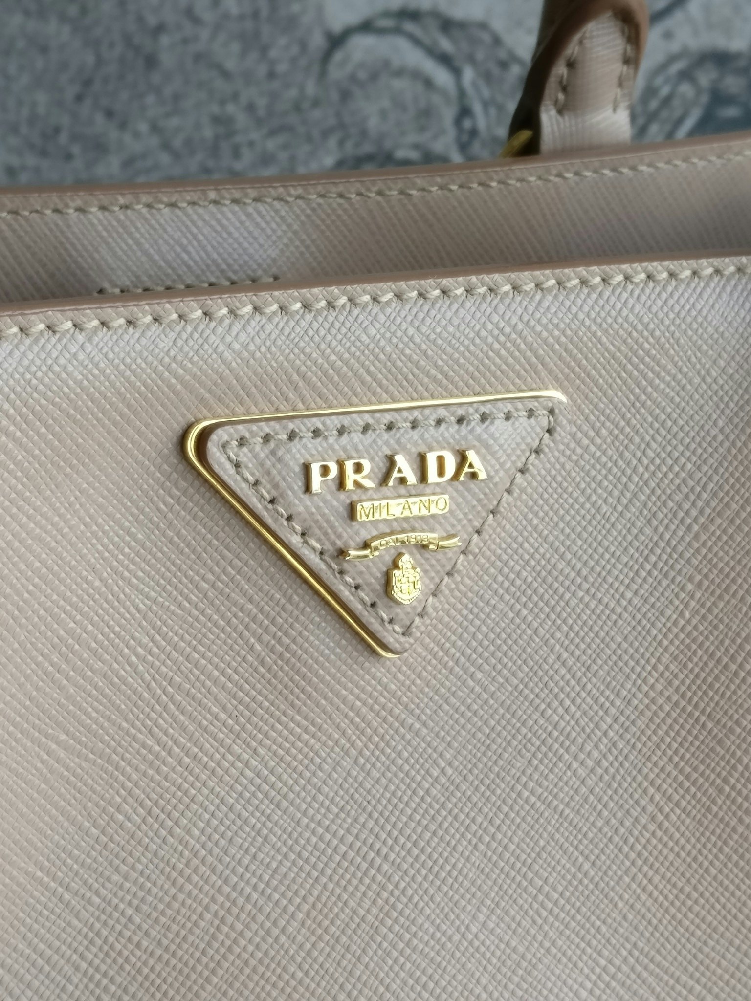 Prada L Saffiano Lux Cammeo