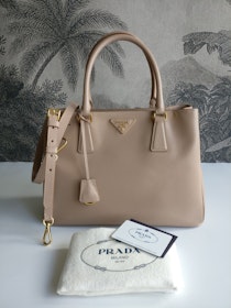 Prada L Saffiano Lux Cammeo