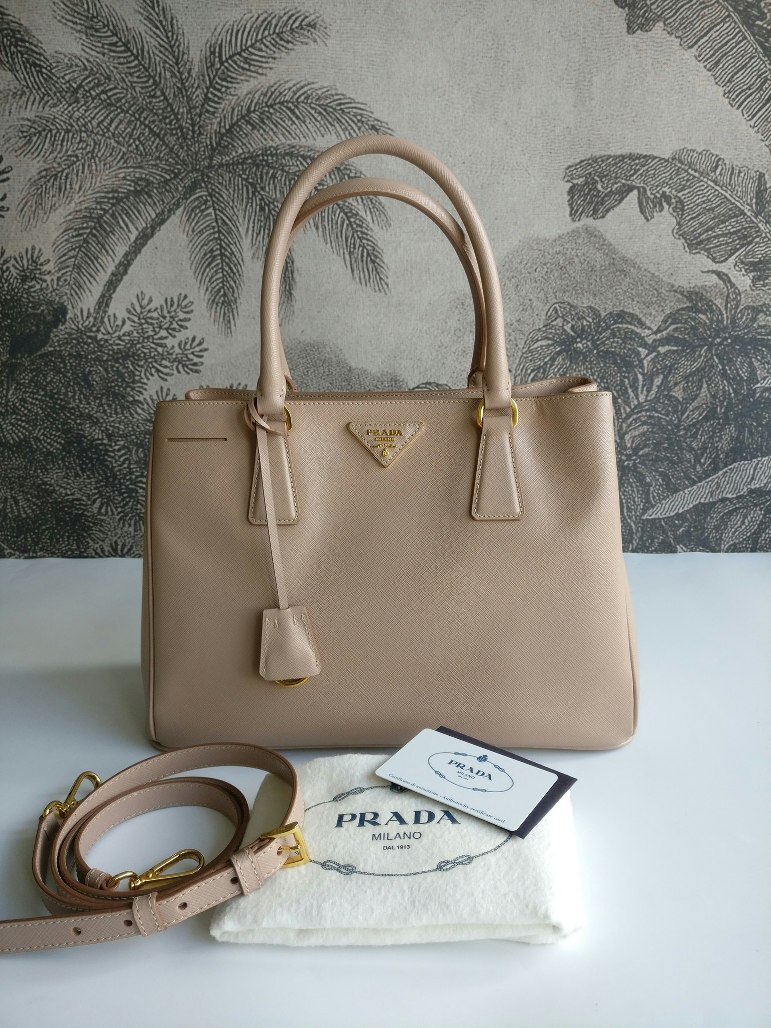 Prada L Saffiano Lux Cammeo