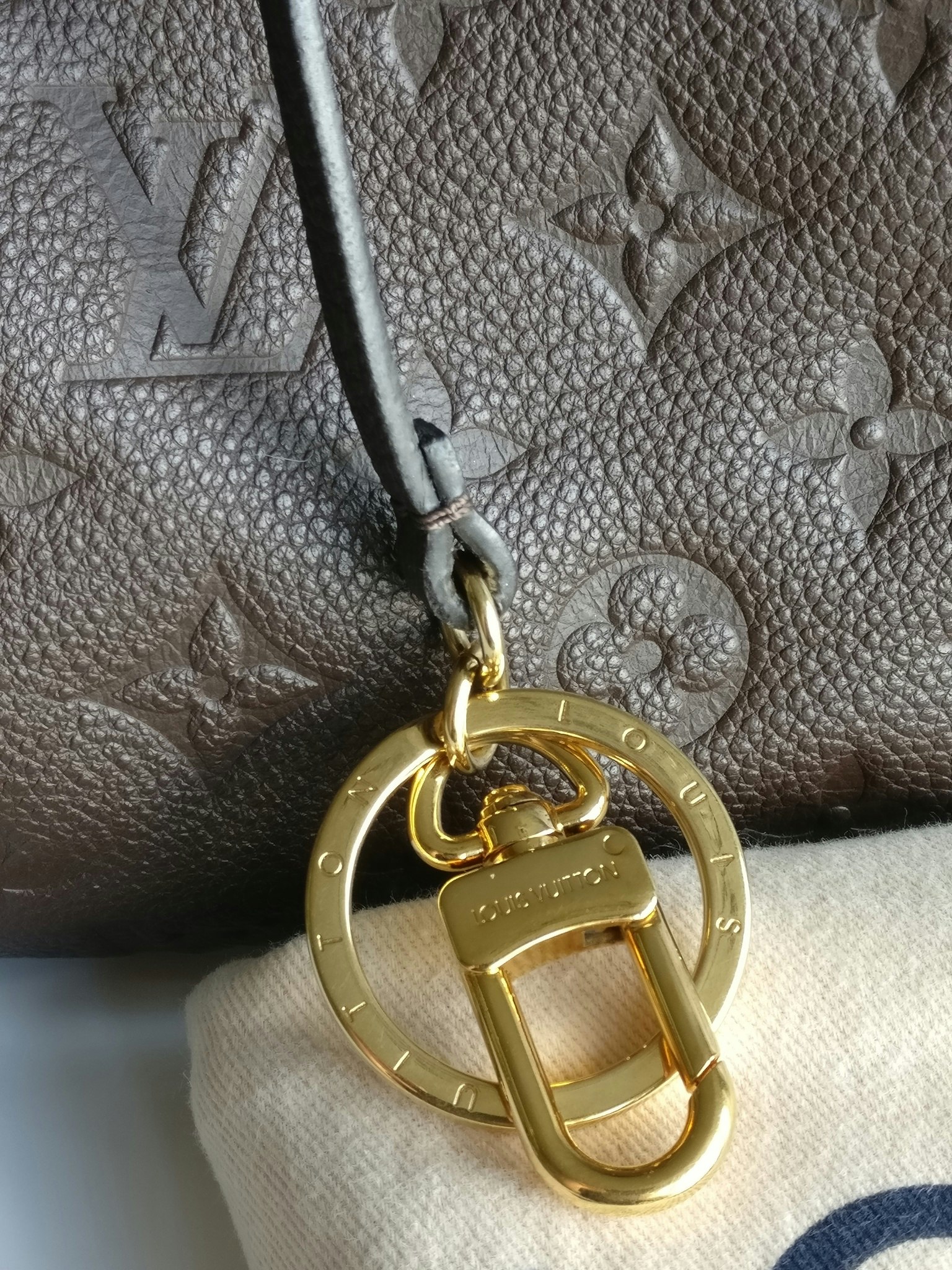 Louis Vuitton Artsy MM empreinte