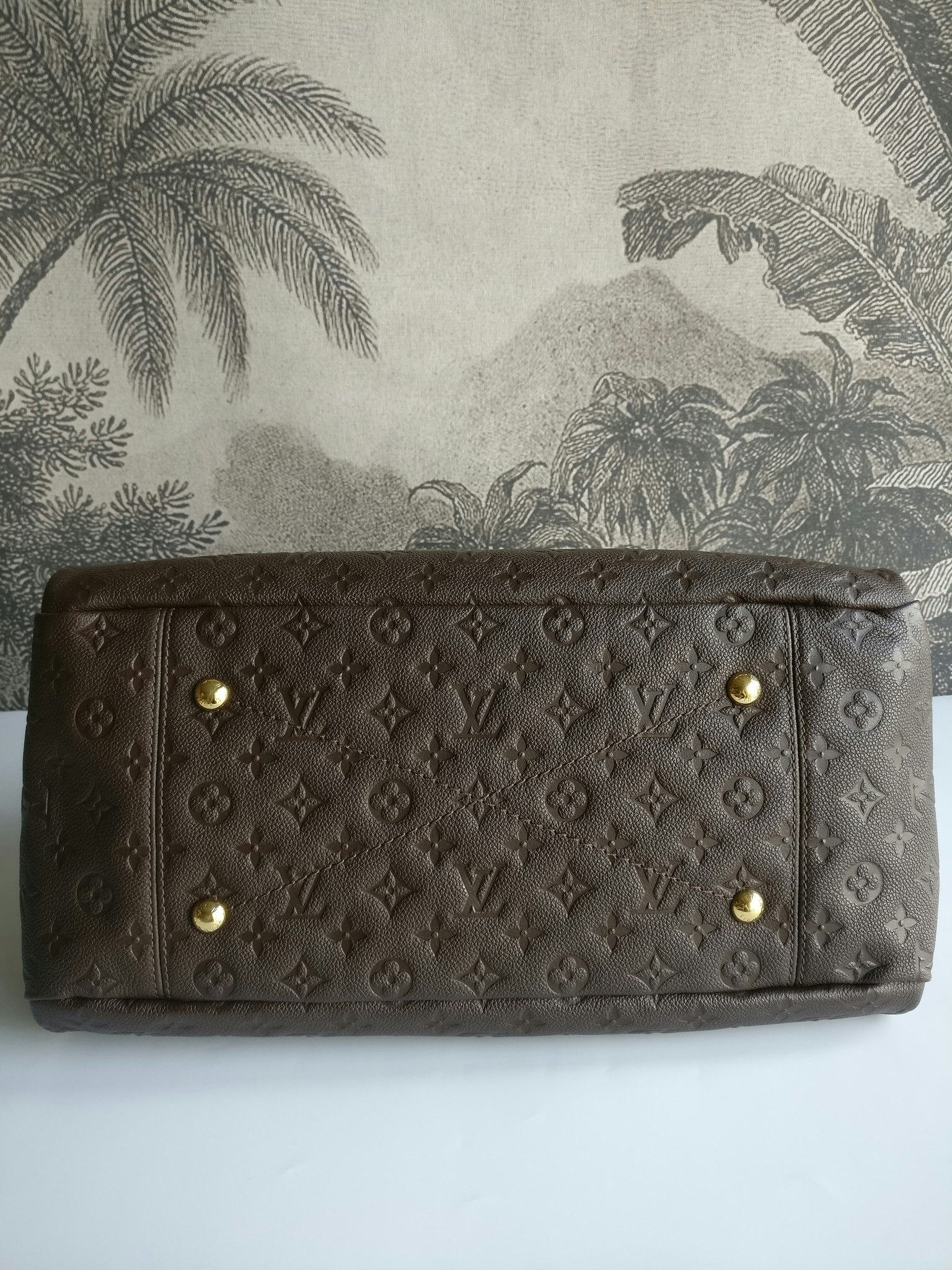 Louis Vuitton Artsy MM in Black Monogram Empreinte Leather — ShopThing