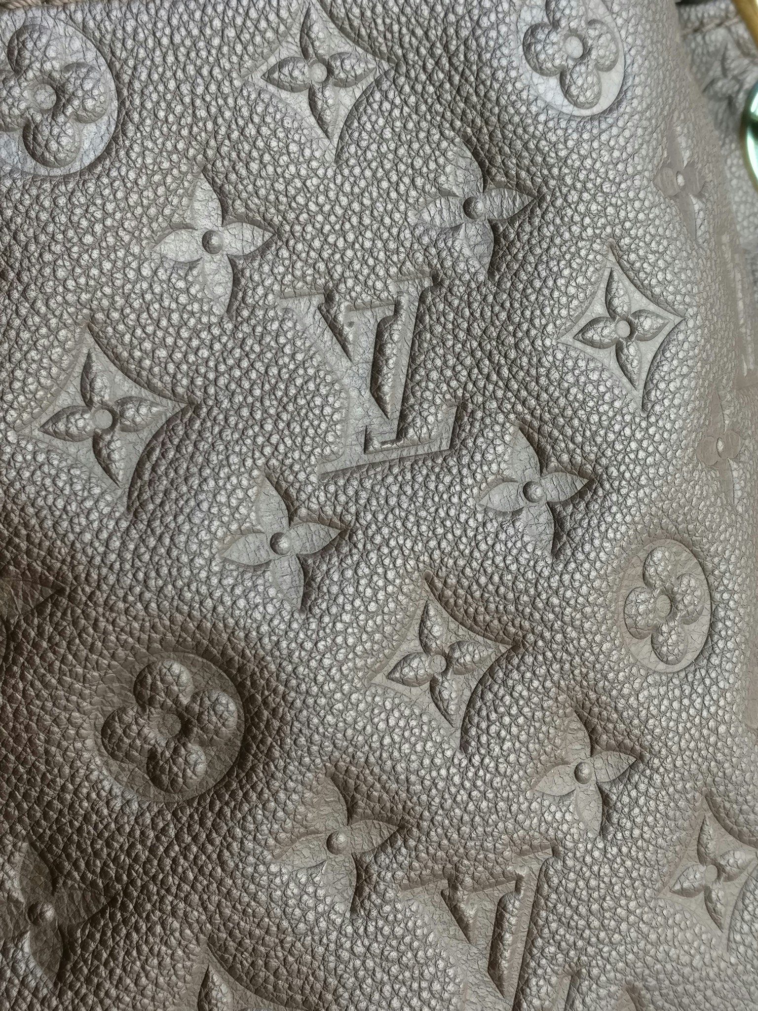 Louis Vuitton Artsy MM empreinte