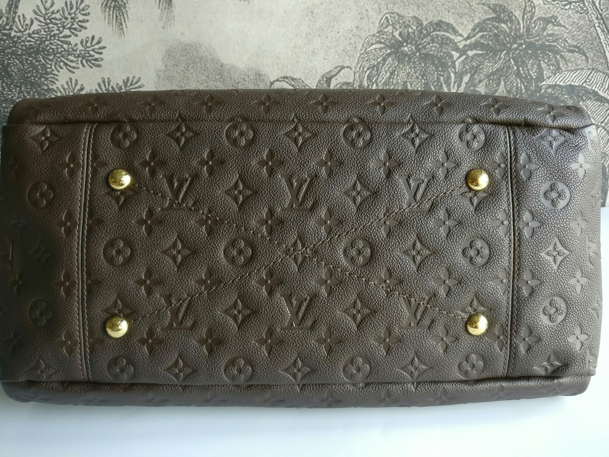 Louis Vuitton Artsy Bag