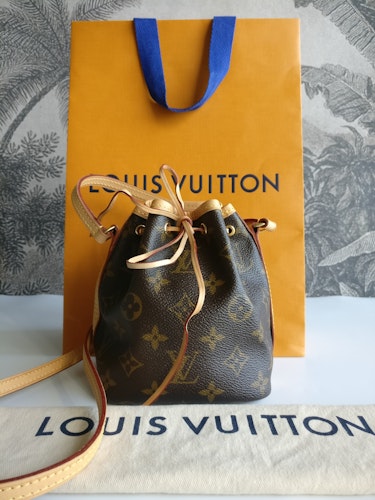 Louis Vuitton Epi Sac D'Epaule GM (SHG-35905) – LuxeDH