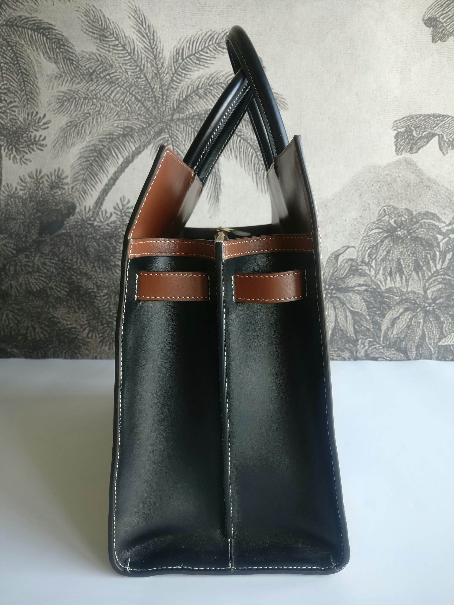 Burberry Medium Vintage Check Title tote
