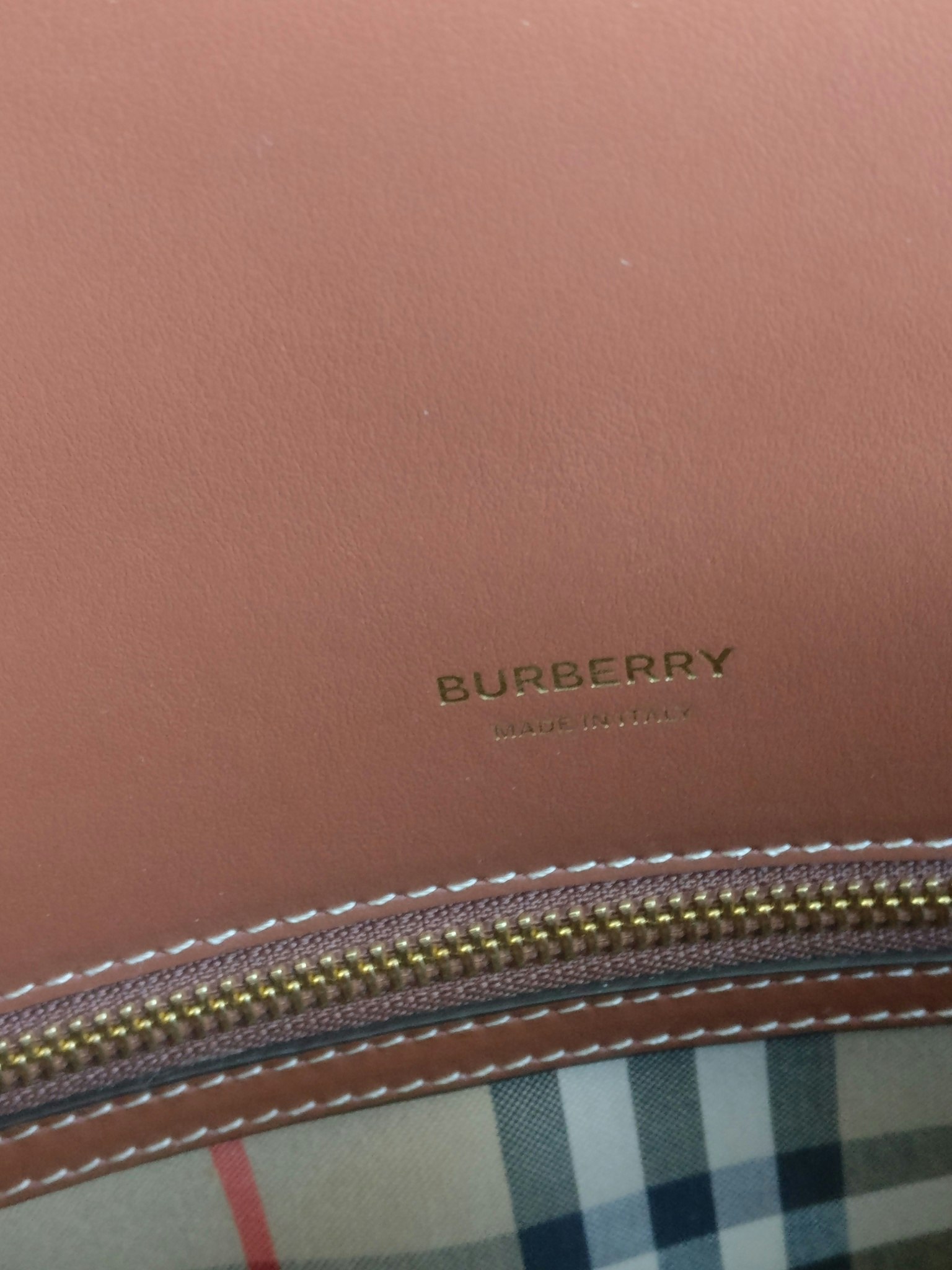 Burberry Medium Vintage Check Title tote