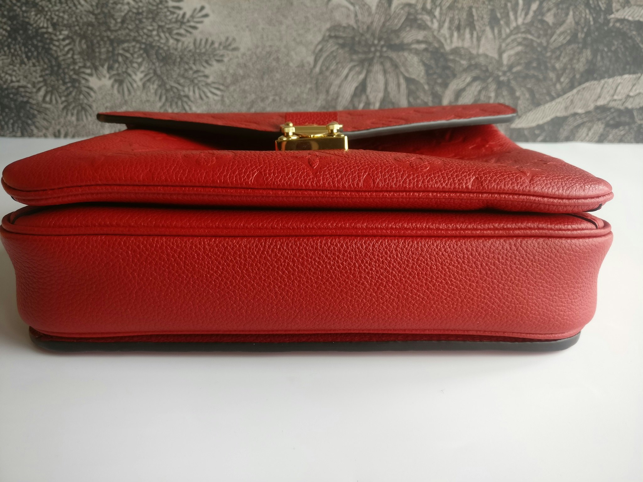 LOUIS VUITTON Empreinte Pochette Metis Cherry 1282409