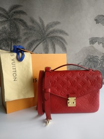 Louis Vuitton Pochette Metis empreinte cherry