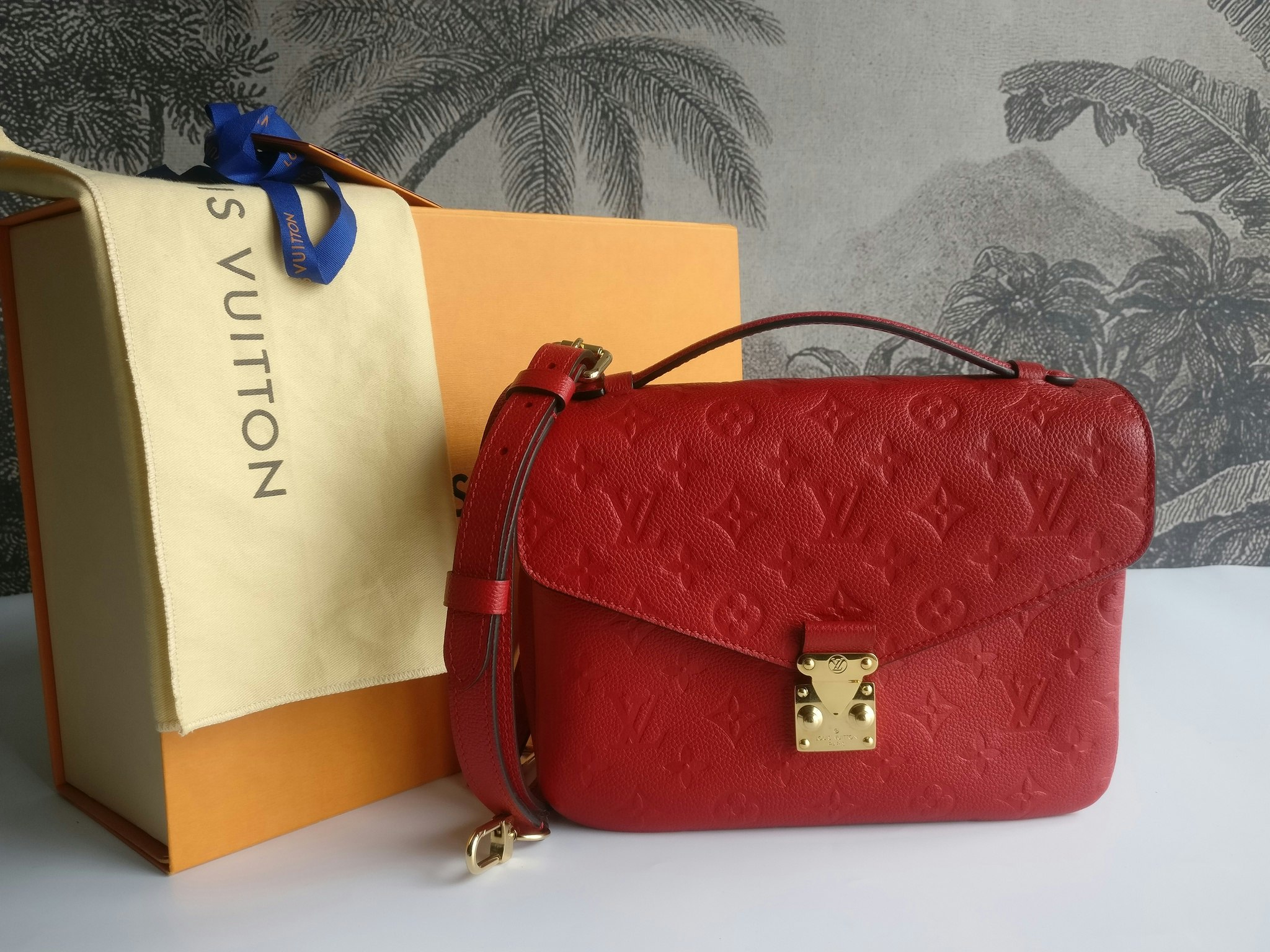 louis vuitton pochette metis red