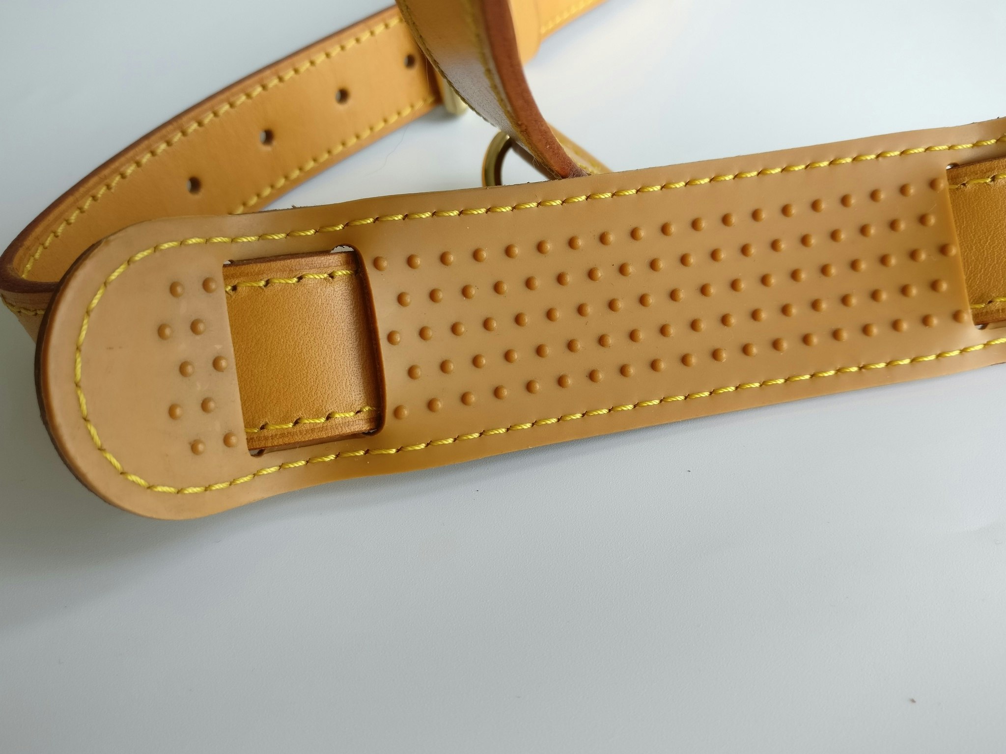 Louis Vuitton Keepall bandouliere strap