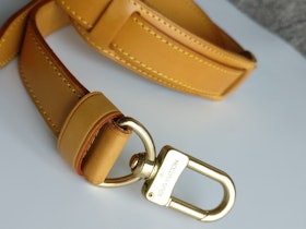 Louis Vuitton Keepall bandouliere strap
