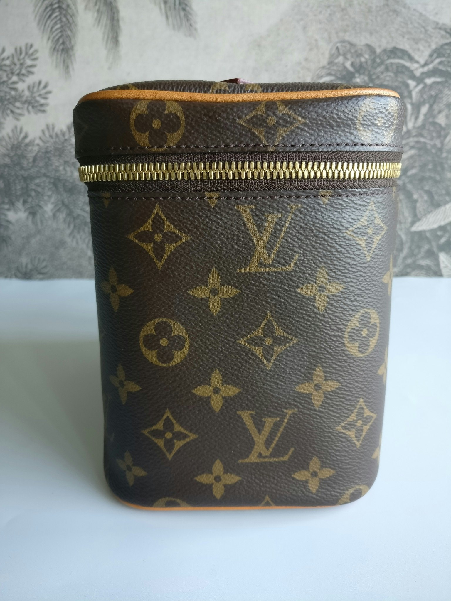 Louis Vuitton Nice BB Toiletries Bag Brume Beige Gold Color Hardware –  EliteLaza