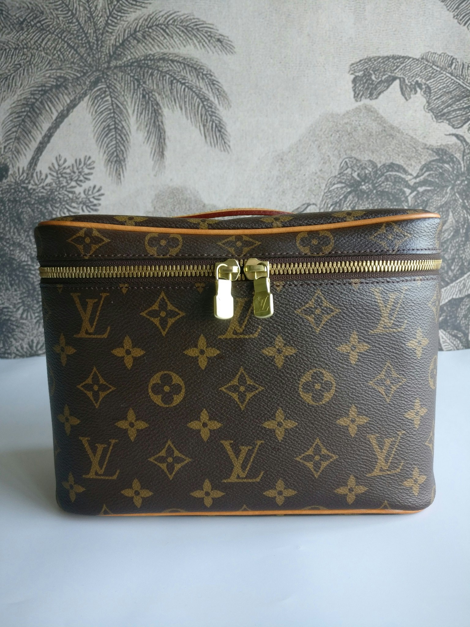 Louis Vuitton Nice BB toiletry