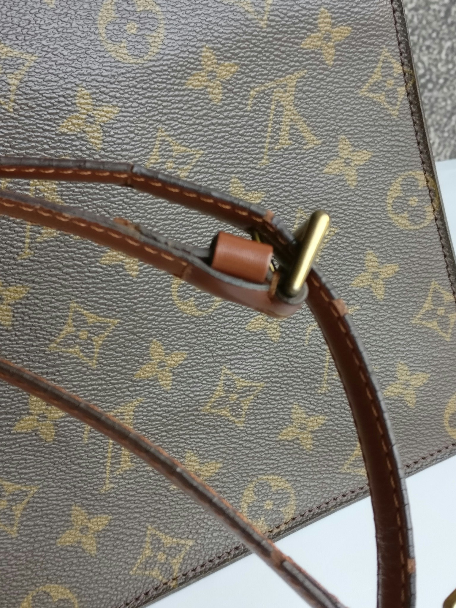 Louis Vuitton Monceau 26