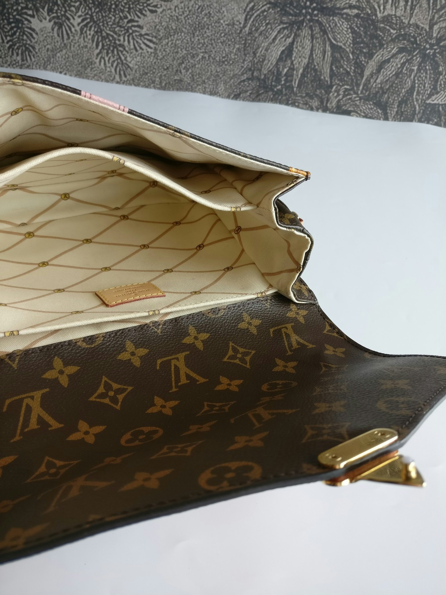 Louis Vuitton Pochette Metis Summer Trunks limited edition