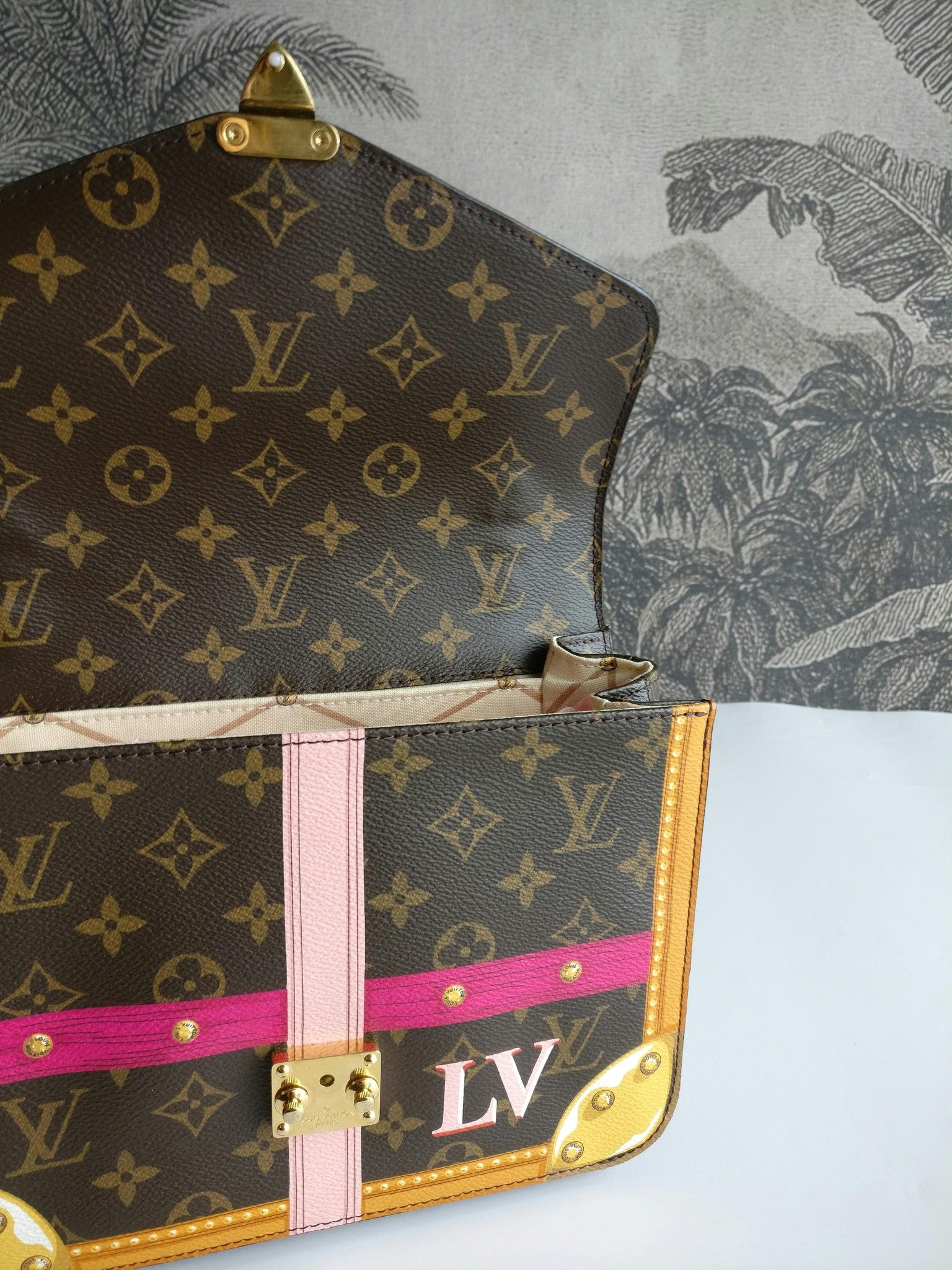 Louis Vuitton Pochette Metis Summer Trunks limited edition