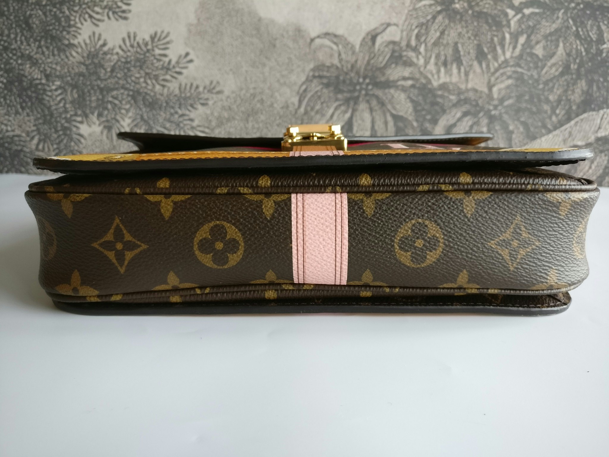 Louis Vuitton Monogram Canvas Summer Trunks Pochette Metis Bag Louis Vuitton