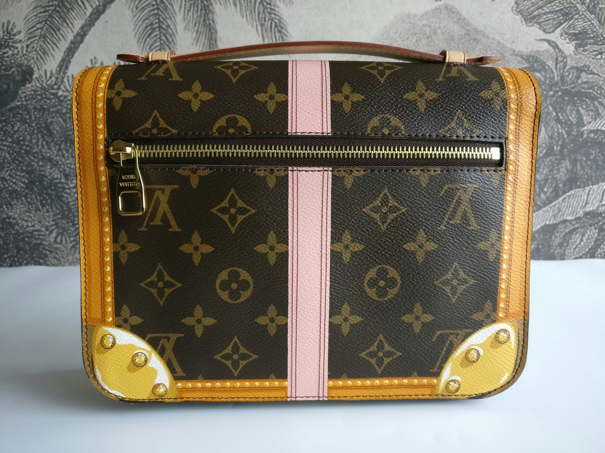 Louis Vuitton Pochette Metis Summer Trunks limited edition