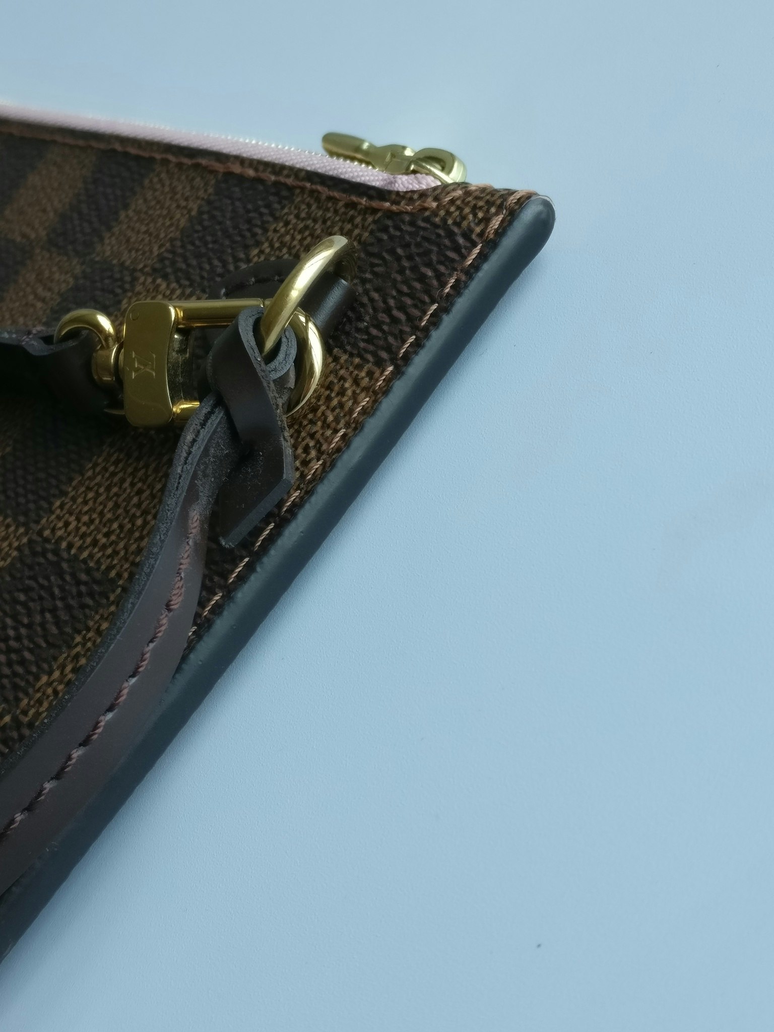 Louis Vuitton Zip Pochette Pouch Wristlet from Neverfull GM in Damier Azur  with Rose Ballerine Lining - SOLD