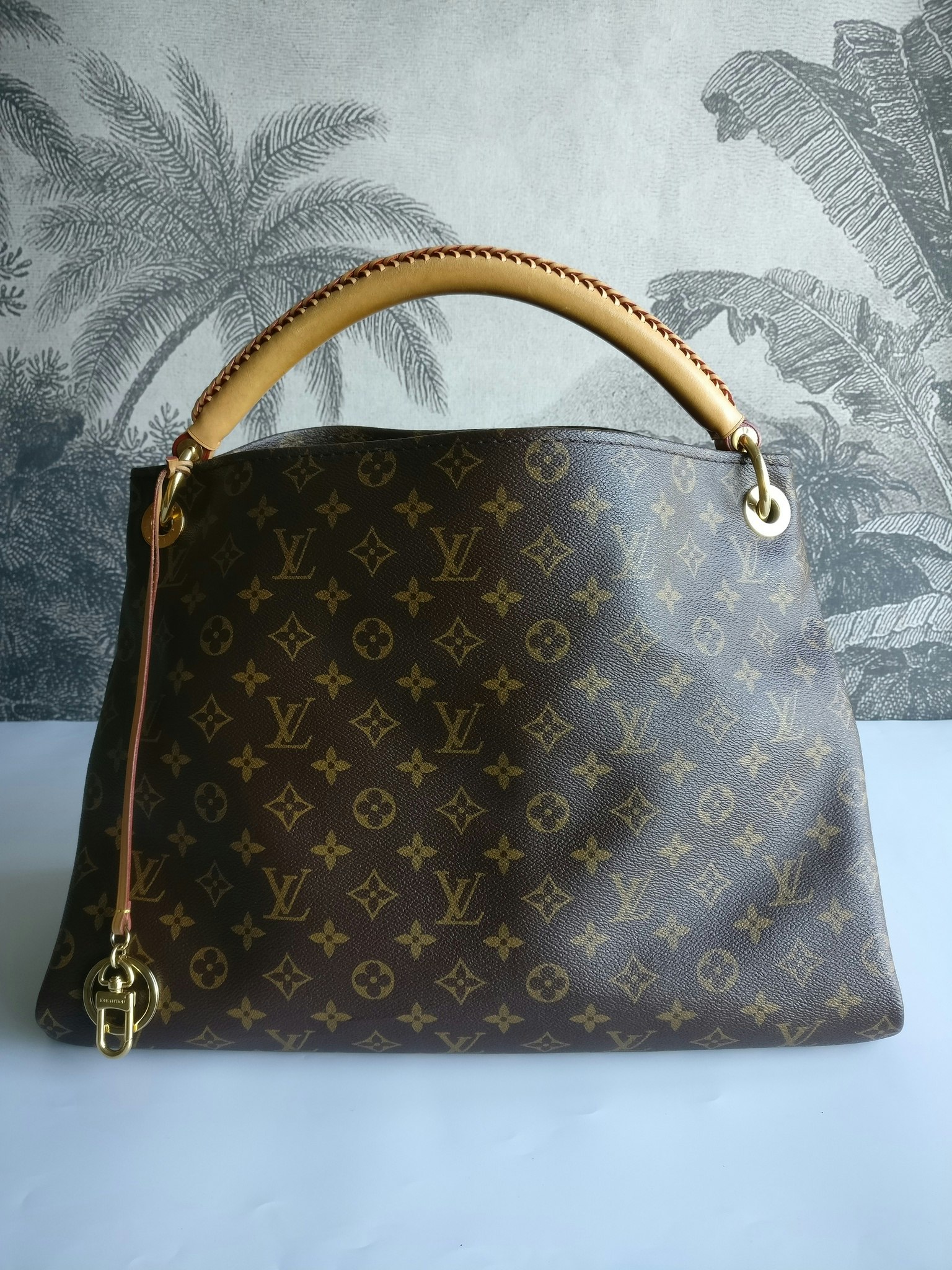 Louis Vuitton Artsy MM