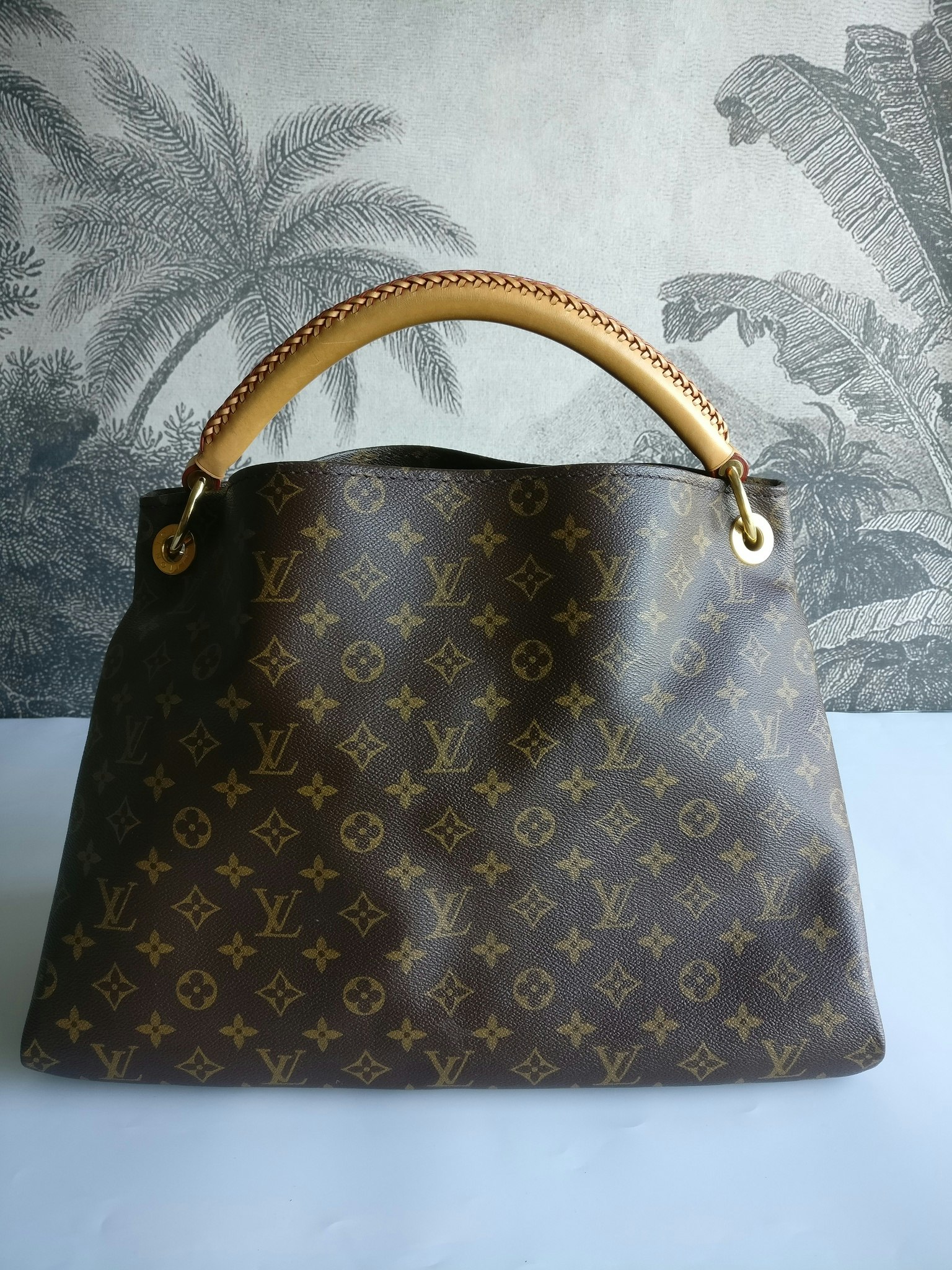 Louis Vuitton Artsy MM - Good or Bag